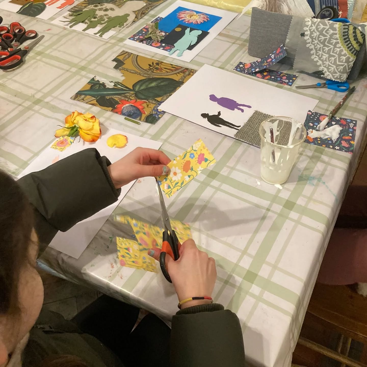 The paints and scissors are out and there's still time to join us for drop-in family friendly art workshops until 4pm!
Come along to @urbancrofters later for your first proper chance to view the exhibition itself! Here's a little glimpse...
Opening celebration 🎉 from 7.30pm!