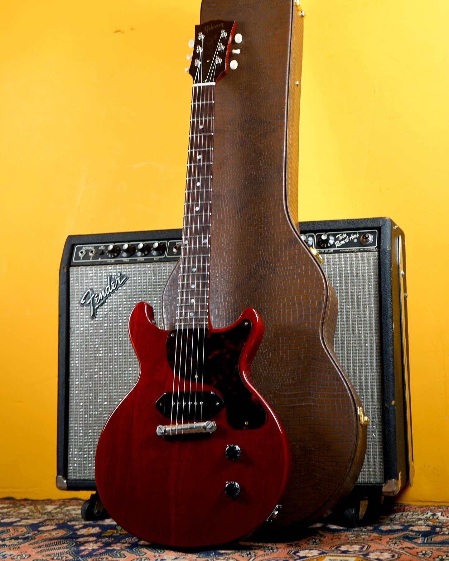 1958 Gibson Les Paul Junior Reissue.
Seeing as it’s #Gibsunday
One pickup is all you need.