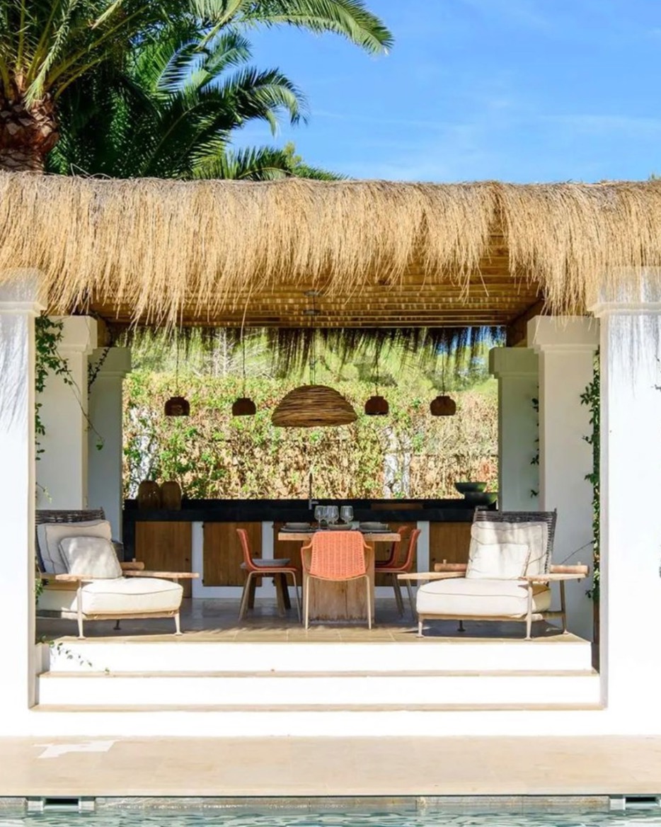 ~ Spring is almost here on Ibiza…🌻
The island slowly changes.
Softer light.
Longer mornings.
Coffee under blooming trees.
Children running barefoot through the garden.
Long lunches that turn into sunset dinners.
Or simply space.
To retreat.
To reset.
To breathe.
At Hola Ibiza Kids we don’t just rent houses.
We curate homes.
Private villas for Easter escapes, long spring and summer stays, creative retreats and meaningful time together.
For families and friends who want comfort, privacy and beauty without compromise.
Spring feels like a new beginning.
Maybe it starts in Ibiza.
Discover the collection or send us a message to find your perfect villa.
.
.
.
.
#HolaIbizaKids #IbizaSpring #LongStayIbiza #IbizaRetreat #HomesWithHeart