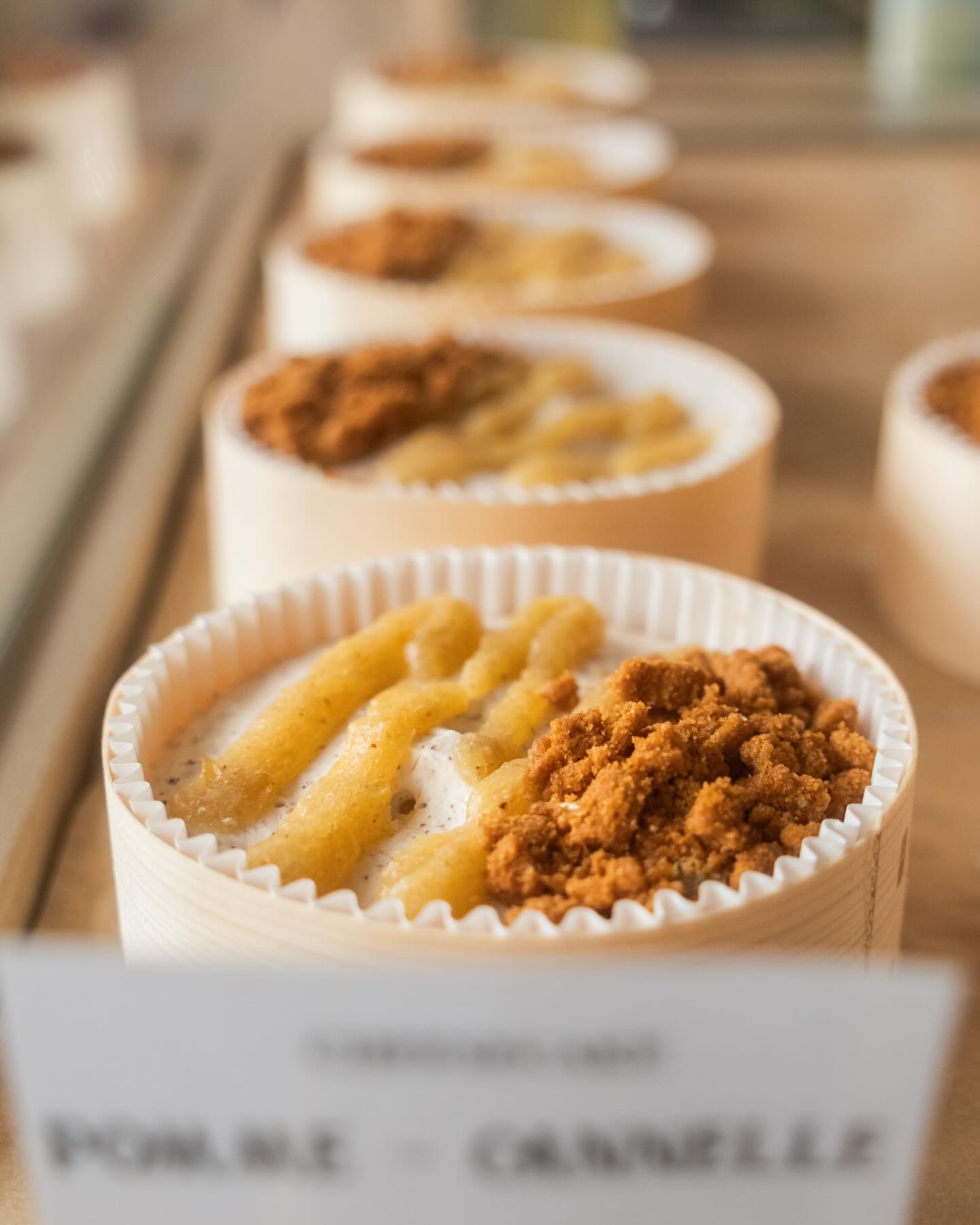Bye bye le cheesecake pomme cannelle…
place au cheesecake framboise
😏🍓✨
#lespetitesartisanes #cheesecake #framboise #genevefood #gourmandise