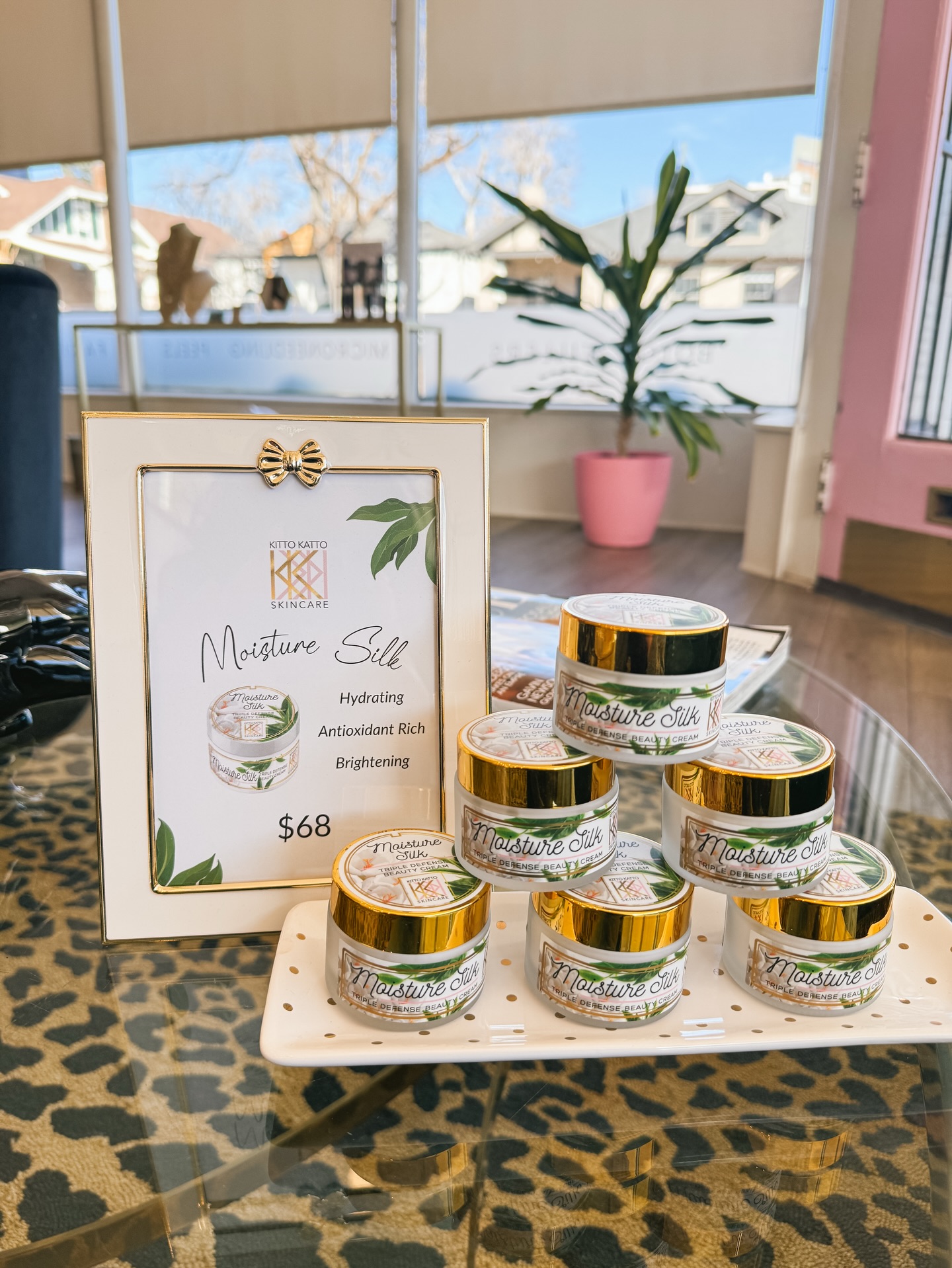 Just got a shipment in of our top selling Moisture silk beauty cream โบ๏ธ
Our moisturizer is made with Colorado in mind! Super hydrating, antioxidant rich, and brightening
#denver #denvermedspa #denveresthetician #esthetician #denverlocal