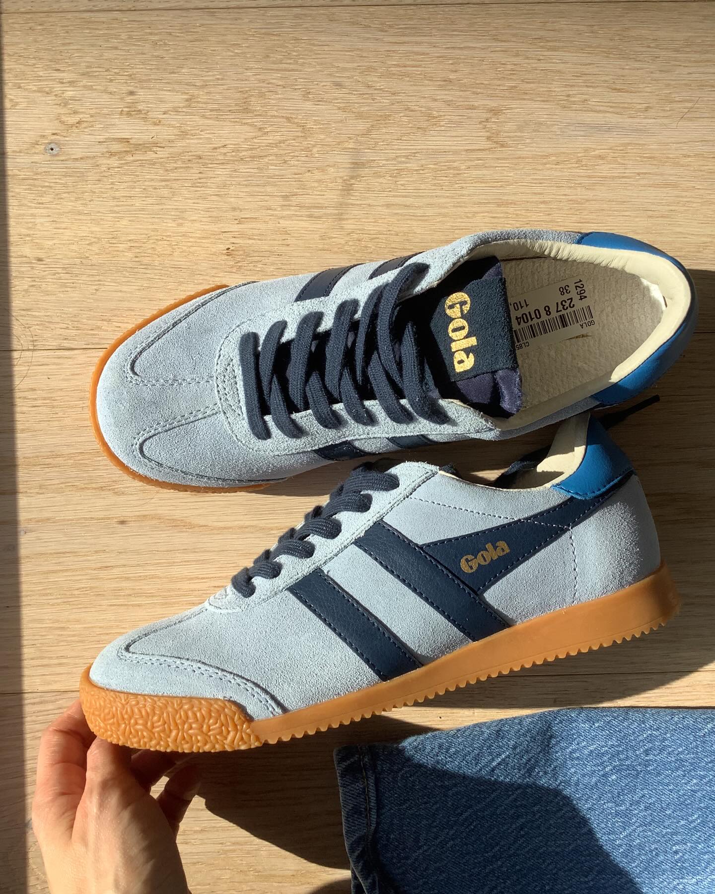 🎨 Neue Farbe. Gleicher Klassiker.
Der beliebte GOLA Sneaker ist jetzt in einer neuen Farbe bei uns eingetroffen.
Retro-Vibes, sportlicher Look und super bequem – ein Sneaker, der einfach immer passt. 👟
Jetzt bei uns entdecken.
📍 Kampa Schuhe – Freising
📍 Schuhhaus Moosbauer – Erding
#gola #golasneakers #freising #erding #sneaker