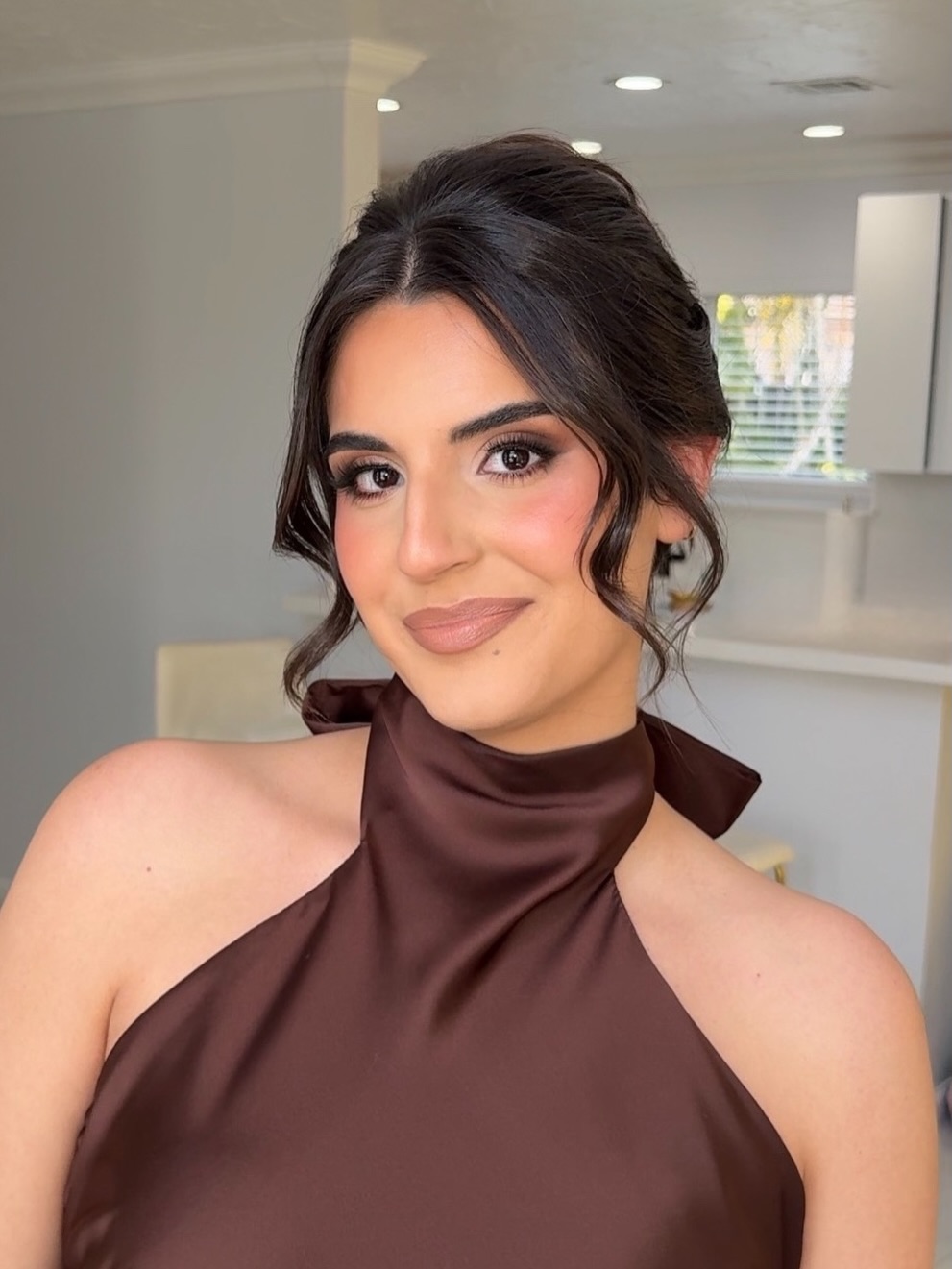 S A R A 🤎
Soft bronzy glam from this weekend!
Swipe to see a few of my go-to products for creating this look.
Forever obsessed with full glam that still looks like skin 😮💨
2026 & 2027 bridal bookings are open
Can’t wait to connect 🤍
MAKEUP @rdbridalartistry
HAIR @stylednpretty
#bridalmakeup #bridalmakeupinspo #bridesmaidmakeup #2027bride #floridabride