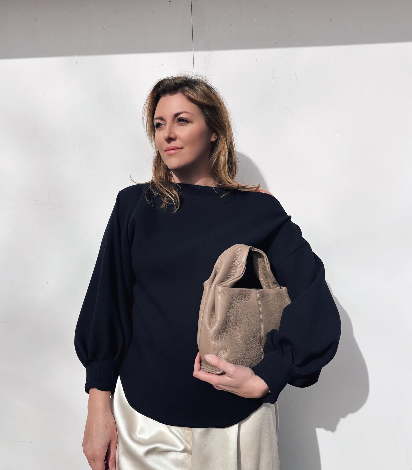 Serving sunshine and Friday looks!💙
Sweater Janue maat 40
#outfit #secondhand #ootd