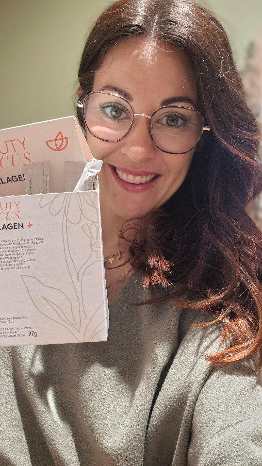 ✨ Et si vous pouviez mesurer les effets de votre collagène de l’intérieur ?
.
.
La beauté se travaille aussi de l’intérieur.
🔬 Grâce au scanner, on peut mesurer son taux d’antioxydants et suivre l’évolution de son organisme.
📈 Après 3 mois de routine, les résultats sont visibles :
✨ peau plus lumineuse
✨ meilleure qualité de peau
✨ amélioration du score antioxydant
✨️diminution des douleurs articulaires
Envie de connaître votre score ?
#BeautéDeLIntérieur