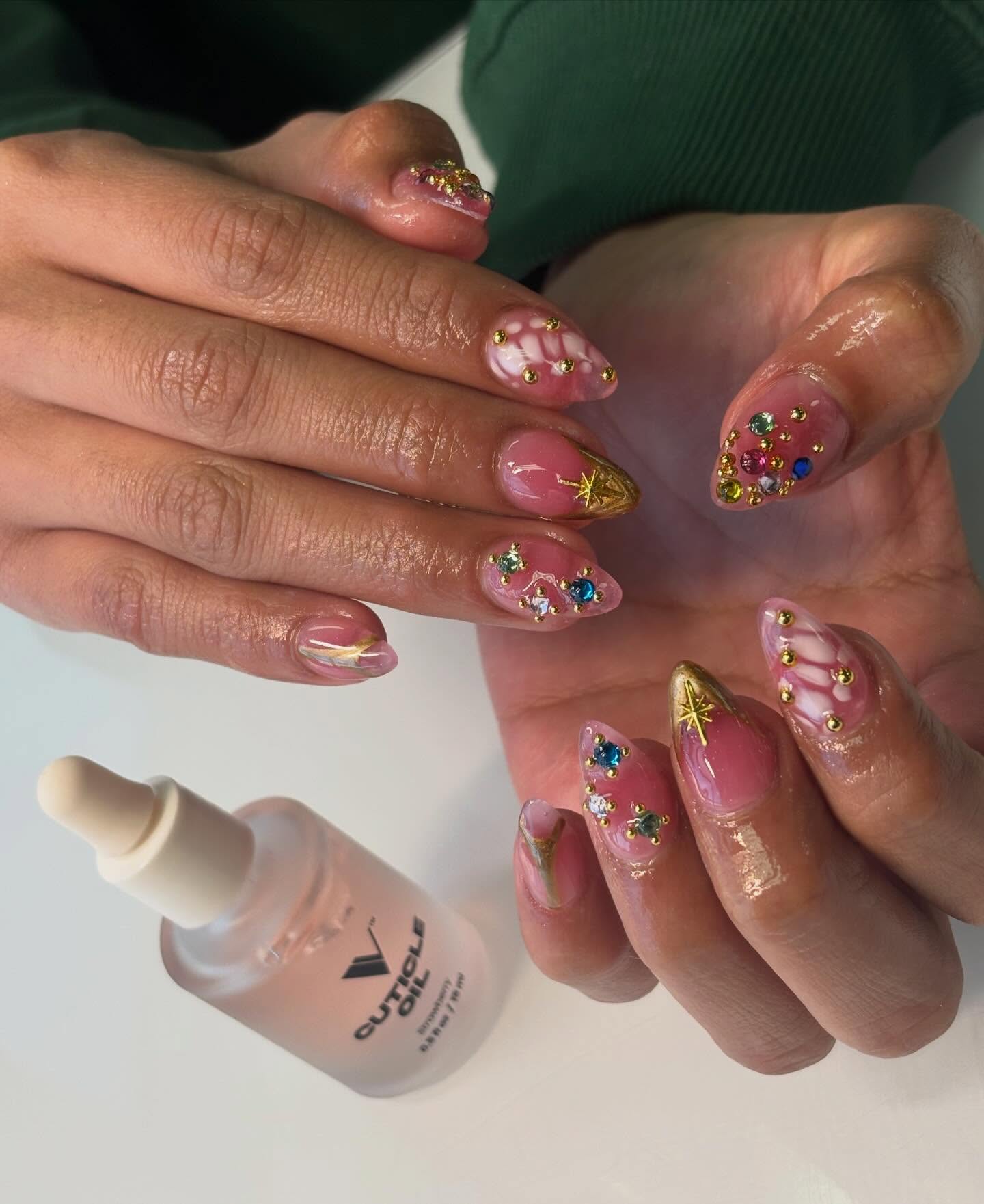 @vbeautypure 💎💐✨🎀🪄🪅🧊 #acrylic #gold #nails