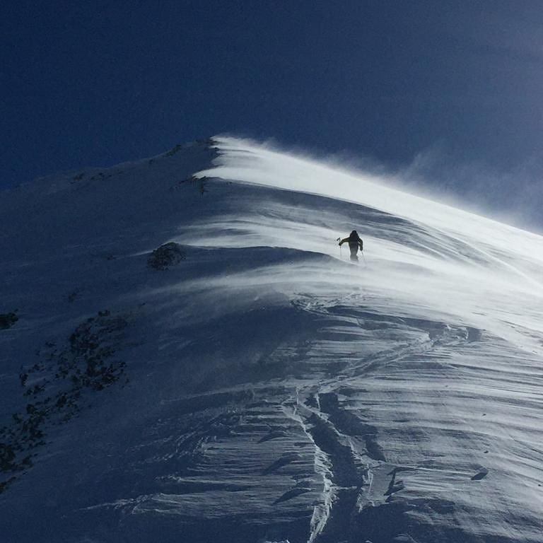 Cumbre Volcán Lonquimay, muchísima nieve que nos regaló la Araucanía Andina
@senoretbrothers
@casaesquinamalalcahuello
#backcountry #skiing #splitboarding #malalcahuello #corralco #volcanesdelsur #araucaniaandina