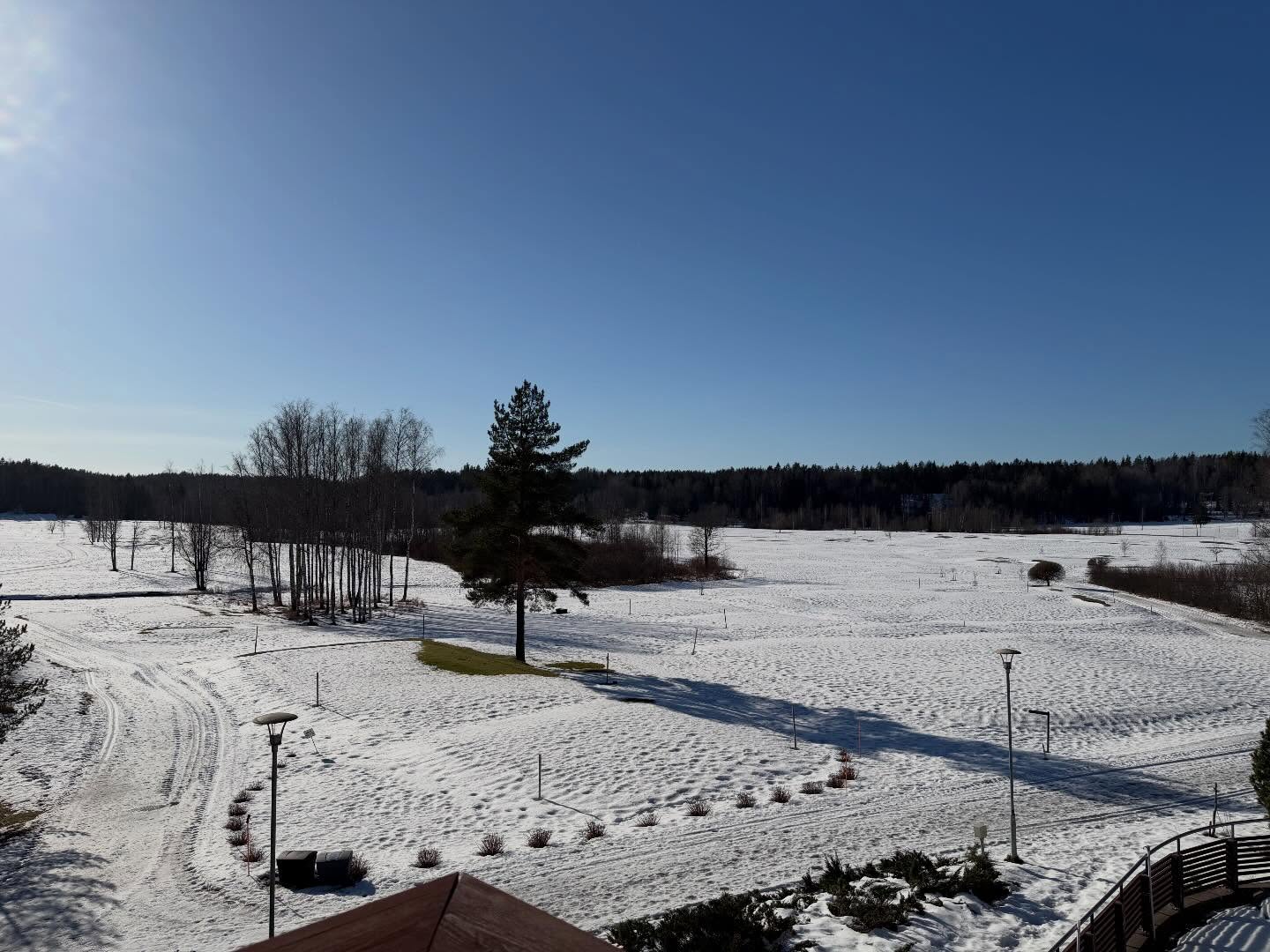 Päivän tilanne. +4 C, UV: 0