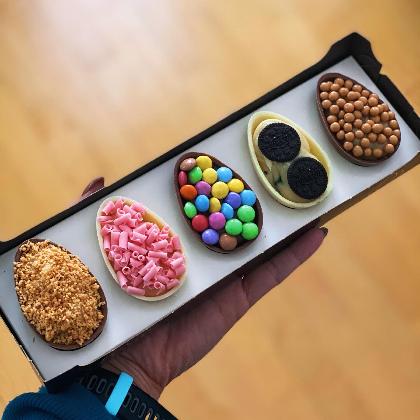 🐣 The first taste of Easter is here!
Our Pre-Easter Sale is now live with a very limited Mini Egg Brigadeiro Tasting Box.
Inside: 5 handmade chocolate eggs filled with our signature brigadeiros.
Only a small batch available this week.
Send a DM to reserve yours before they disappear 🍫✨