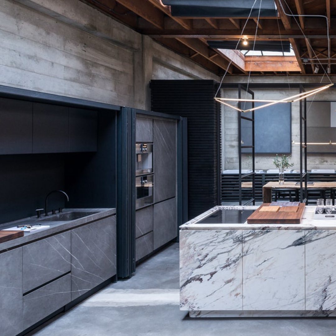 Beautiful project designed by @danburnsinteriors with @elementisf and @cooritalia . These are some of the materials they used: Bianco Rapolana Travertine, and Breccia Capraia Marble. What do you think? 👇🏽
.
.
.
📷: @vittoriazupicich ———
#TERSOMR #Marble #InteriorDesign #Showroom #Architecture #Design #NYC