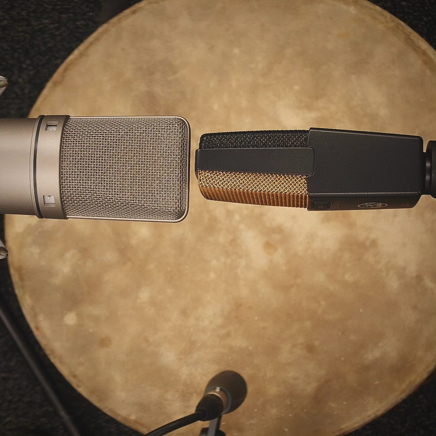 Recording some renaissance style kettle drums for a new @loopmastersofficial sample pack! #u87neumann #akg414 #sennheisere604 #musicproduction #syncmusic #samplepack #kettledrum #percussion #percussion_instruments