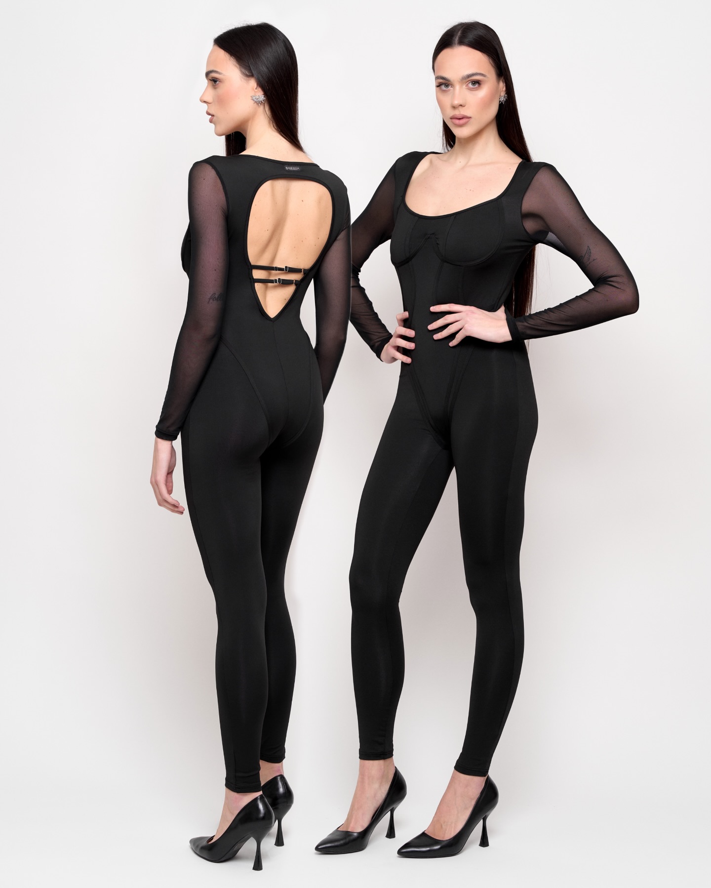 Jumpsuit SACRILEGA by BASILISSA 🖤
L’unica jumpsuit di cui hai davvero bisogno.
Paga alla consegna senza costi aggiuntivi
Paga con Carta, KLARNA, PayPal, Apple Pay
Spedizioni in Italia 24/48 ore (isole e sud Italia 48/72)
WORLDWIDE SHIPPING
#jumpsuite #tutaintera #abbigliamentodonna #shoppingonline
