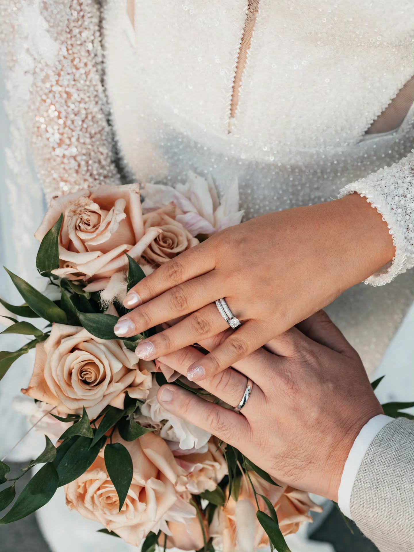| M A R I A G E • C & H |
Vevey • 30.08.2025
#weddingcouple #mariage #weddingplanner #weddingflower #weddingring
📸 @goldhibiscus_photography
🌷 @flore.et.sens.1870
👗 @fekriaamouri_galerielamariee
👰🏻 @derbelchiraz
🤵🏻 @hervedutoit