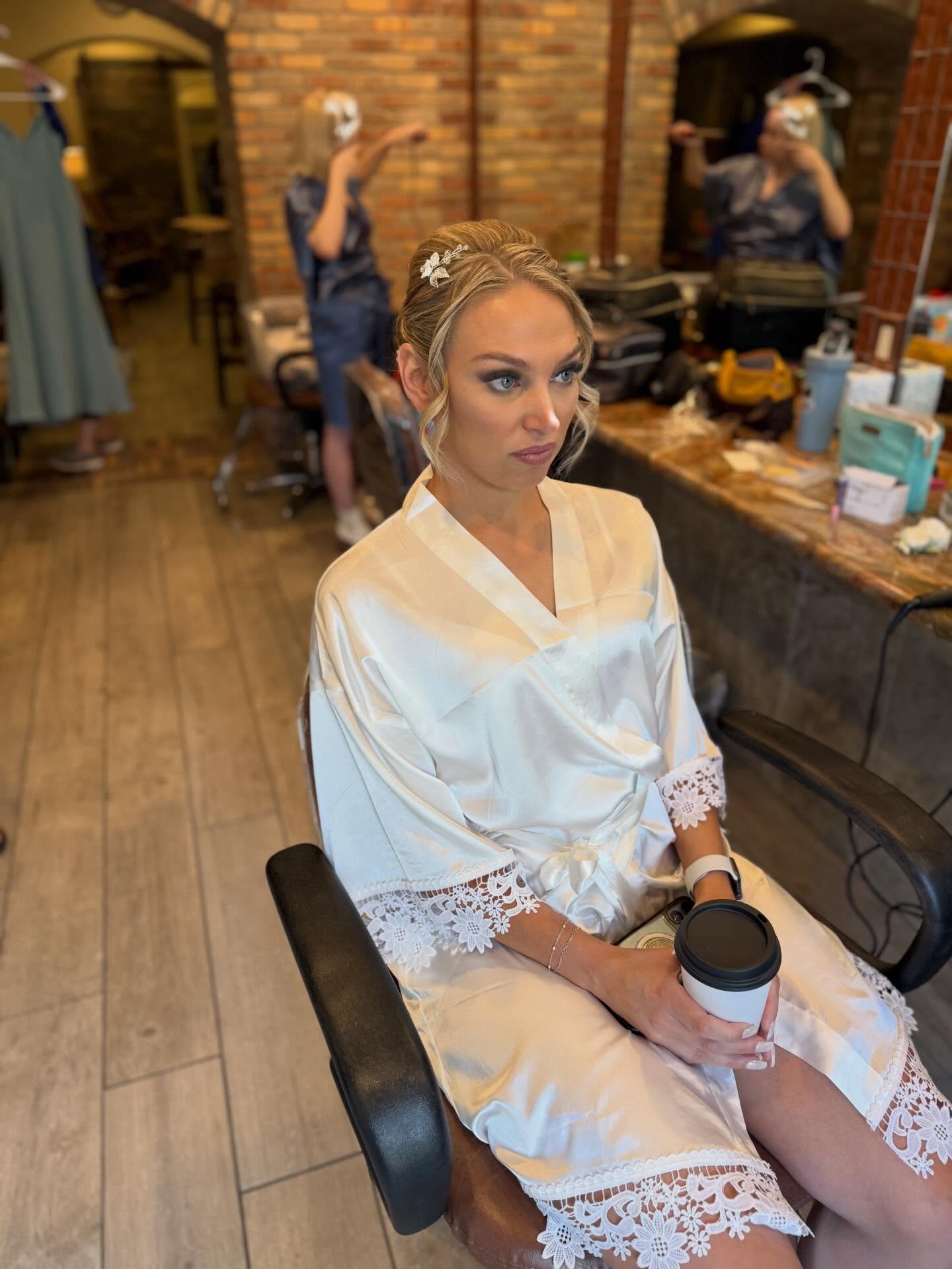 #bride #bridalmakeup #updo #airbrushmakeup #bridalhair estesparkwedding