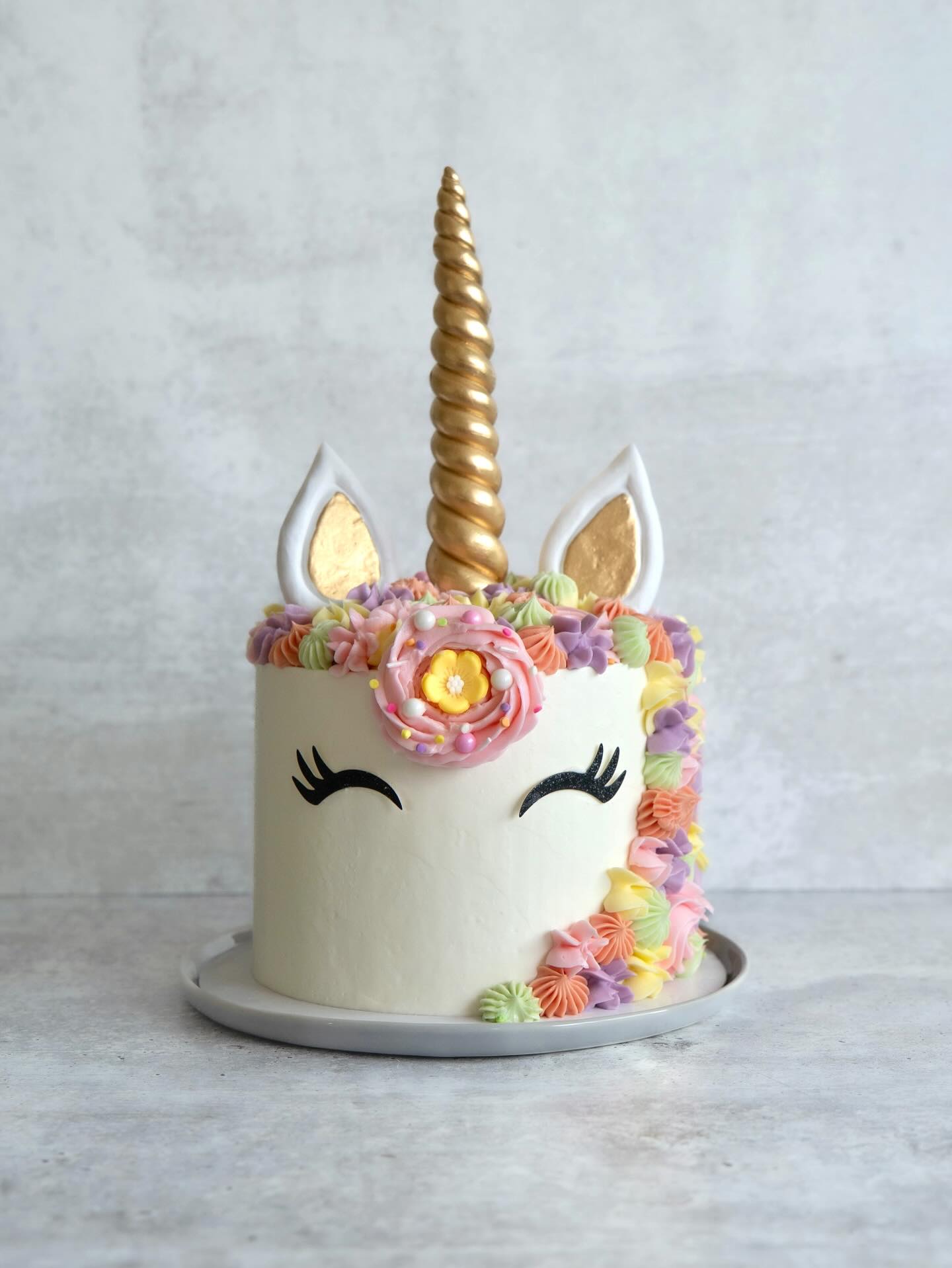 Rainbow nicorn cake 🎂 🦄 🌈
#cake #kidsbirthdaycake #rainbowcake #unicorn #unicorncake
