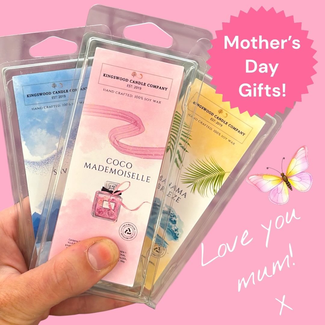 🌺 💕 MOTHERS DAY GIFTS! 💕🌺
Don’t forget to treat your mum to something special this Mothers Day, from a lovely selection of our soy wax melts, candles, electric burners and diffusers and more!
Can’t decide? We have some lovely pre made gift sets ready to go, or we can personalise them specially for you with our gift wrapping service! 🎀
Come check out our range at our kiosks in the @goldensquareuk and @birchwoodshoppingcentre
#candles #mothersday #waxmelts #gifts #soywax