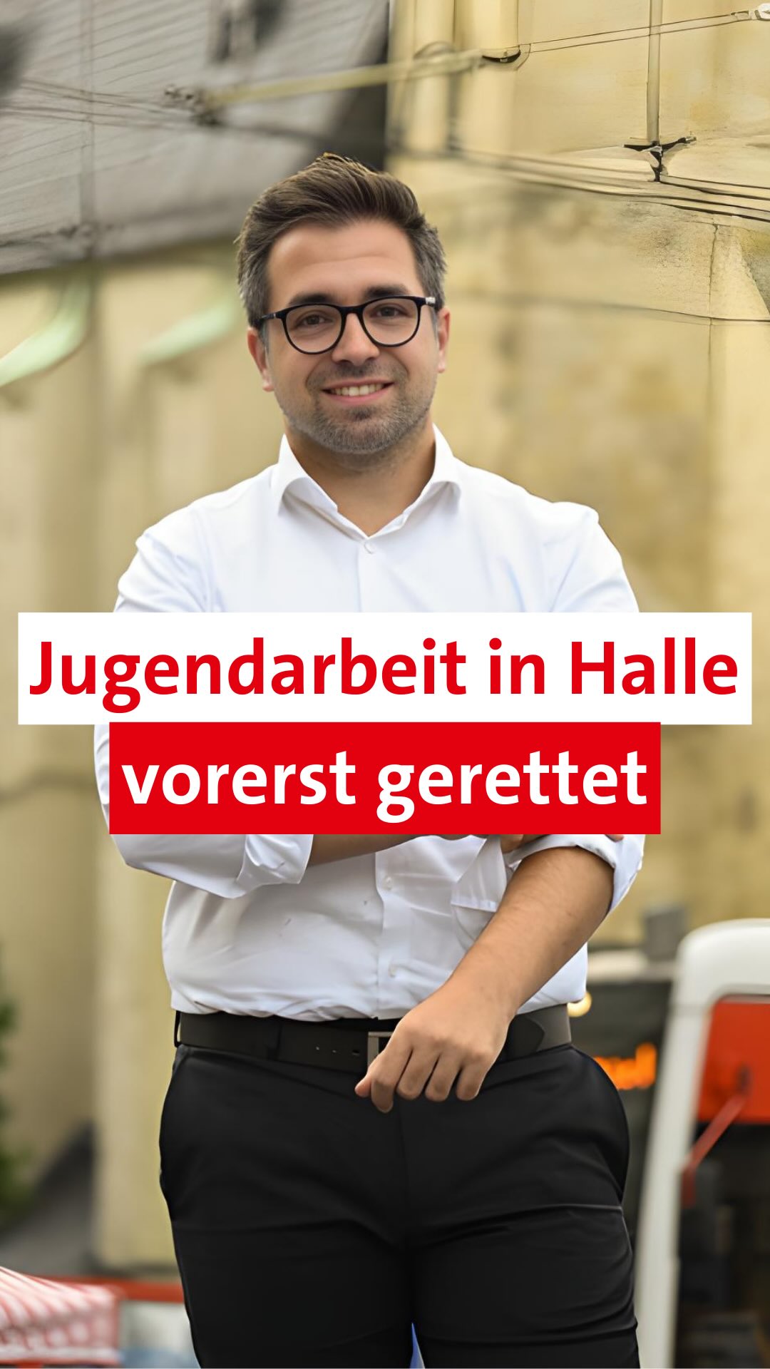 𝗝𝘂𝗴𝗲𝗻𝗱𝗮𝗿𝗯𝗲𝗶𝘁 𝗶𝗻 𝗛𝗮𝗹𝗹𝗲 𝘃𝗼𝗿𝗲𝗿𝘀𝘁 𝗴𝗲𝗿𝗲𝘁𝘁𝗲𝘁
Letzte Woche haben mehr als 3.000 Menschen auf dem Markt für die Rettung der Jugendarbeit in Halle demonstriert. Jetzt hat die Stadtverwaltung über 60 Fördermittelbescheide für Jugendarbeit, Kultur und Sport ausgegeben. Das ist eine gute Nachricht, aber erst einmal nur eine Lösung auf Zeit.
Sicherheit gibt es jetzt erst einmal nur bis Mai. Damit Halle wieder auf eine dauerhaft verlässliche Grundlage kommt, braucht es einen genehmigten Haushalt. Dafür muss der Stadtrat im laufenden Jahr 20 Millionen Euro einsparen. Klar ist für mich aber auch: Die Antwort auf Finanzdruck darf nicht soziale Kälte sein.