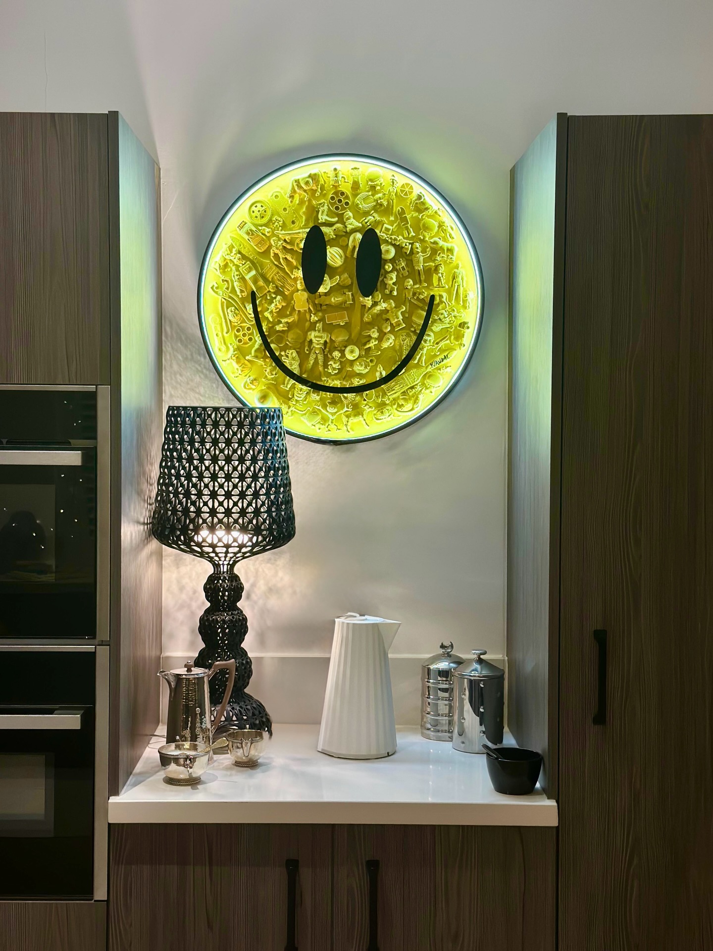 Wonderful to see not 1 but 2 of my art pieces in one home:
āŗļø Dopamine Rush as the centre piece of a kitchen
ā¤ļø Love Bubble in a cosy bedroom
š And⦠a lovely note retrieved by curator extraordinaire @nicky.mote from the collector:
āI recently acquired 2 pieces from Kat Vandal: Love bubble and Dopamine rush. They caught my eye because they were both so fun: made from recycled toys which I thought was creative, unexpected and completely different to anything else I own.
The colours really pop, and the fact they light up makes them even more special. In the evening especially, they completely change the feel of the room.
They bring such joy to our home. Everyone who sees them smiles and they naturally become part of the conversation.
Thank you Kat. Iām so pleased I was introduced to your work.ā
_Collector_
#katvandal #artcollector #artcuragor #londonartists #popartstyle