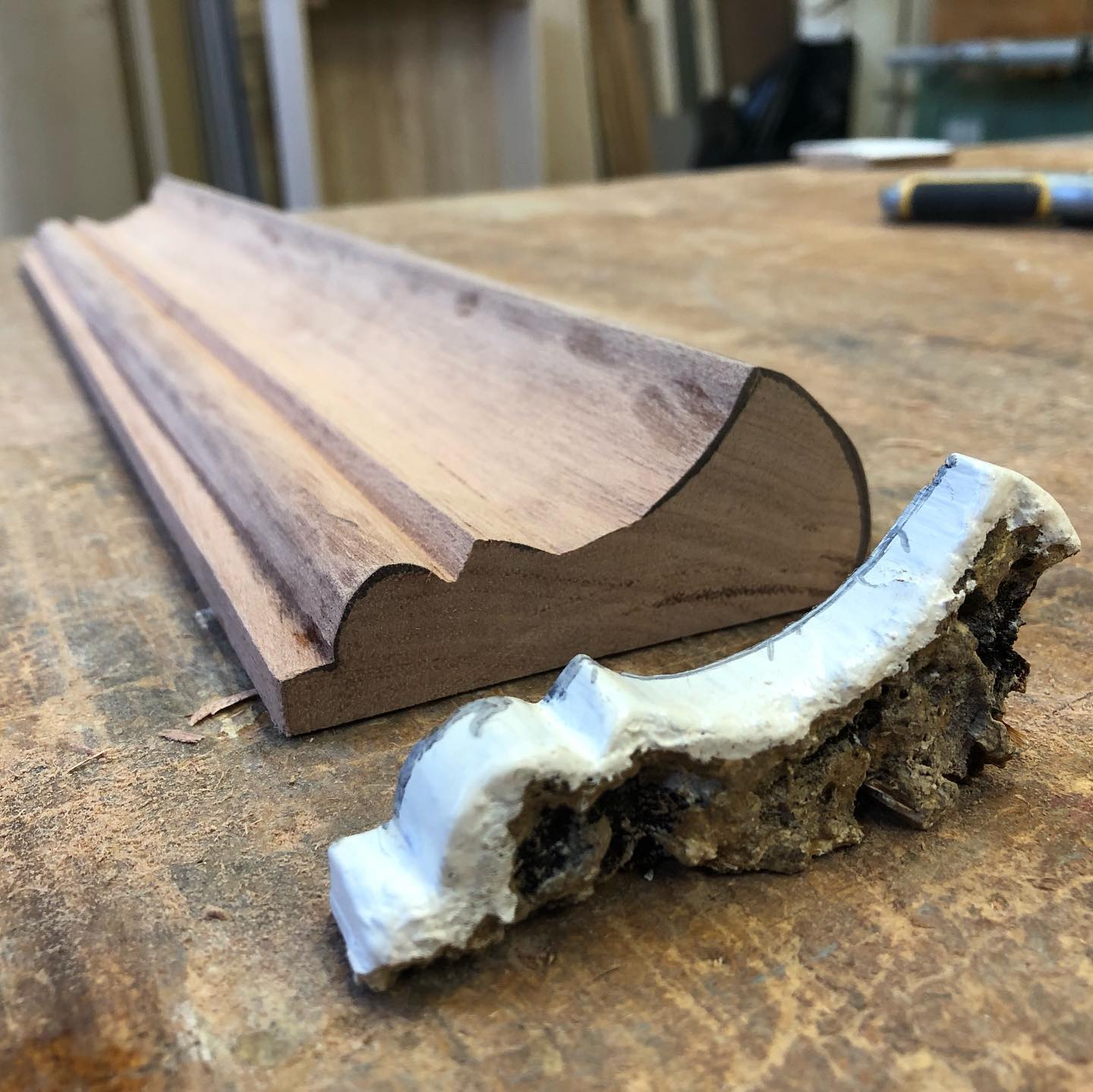 🇺🇸skill, talent, vision, who knows? what matters is the end result ! 🇧🇷abilidade , talento, visão , quem sabe? o que importa é o resultado final! #woodworknj #arturmoreira #handcarved #nyc #hamptons #crownmolding #ability #madeinusa #woodworking