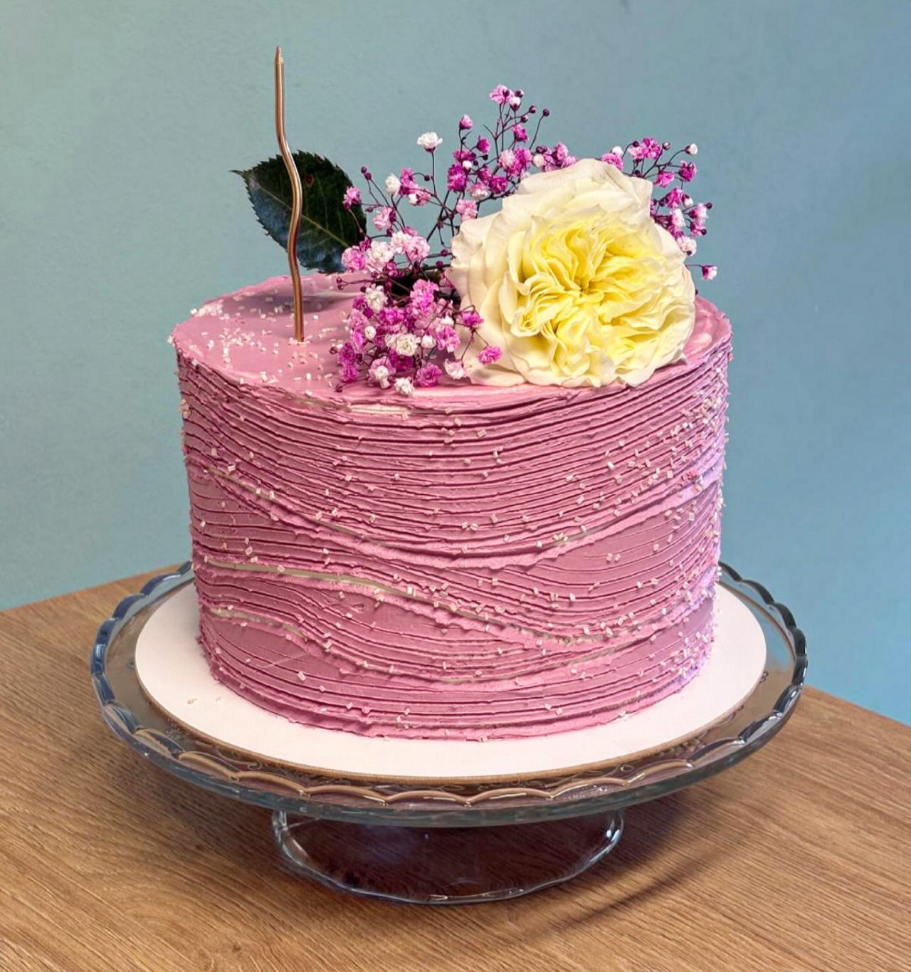 Narozeninový dort #birthdaycake #narozeninovydort #dortskvetinami #sladkepohladi