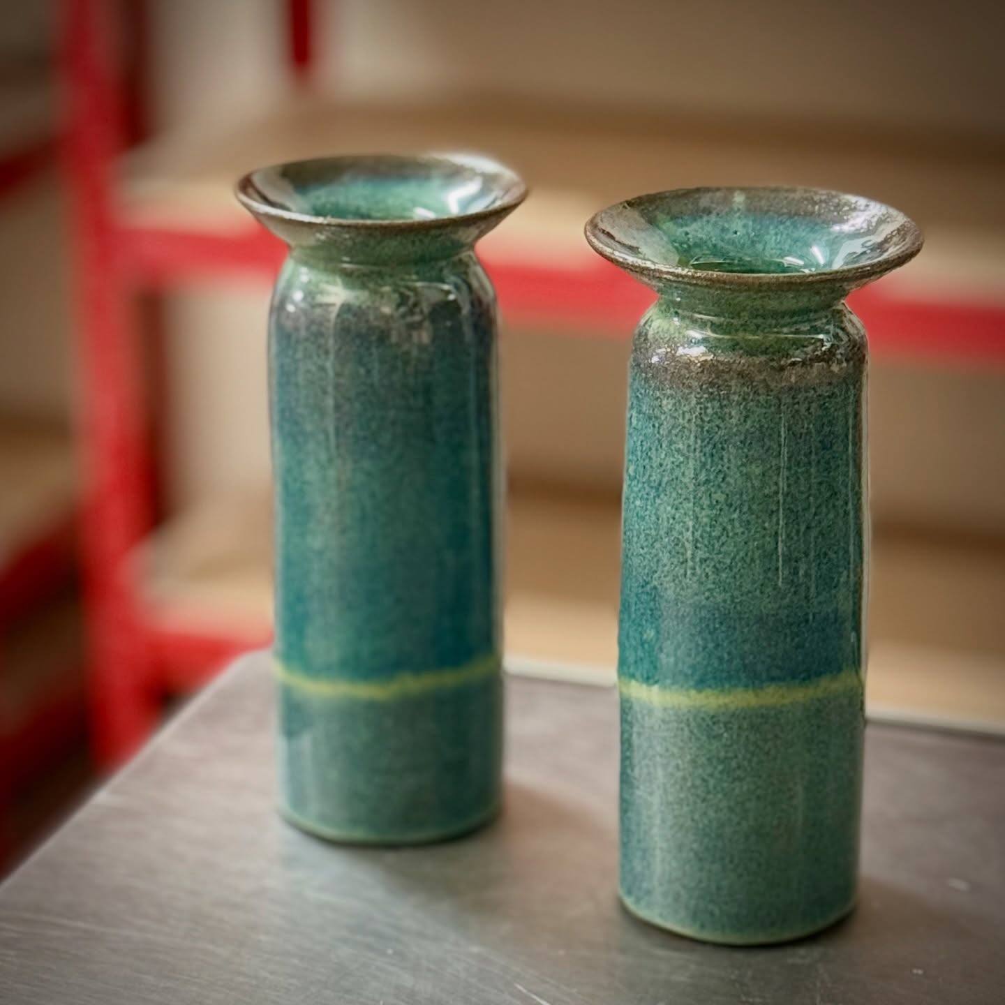 Et toujours notre email star du moment !
Très belles pièces d’Emmanuelle notre résidente.
@atour2bras
#coursdepoterie
#coursdetournagelyon
#atelierceramique
#atelierpoterie