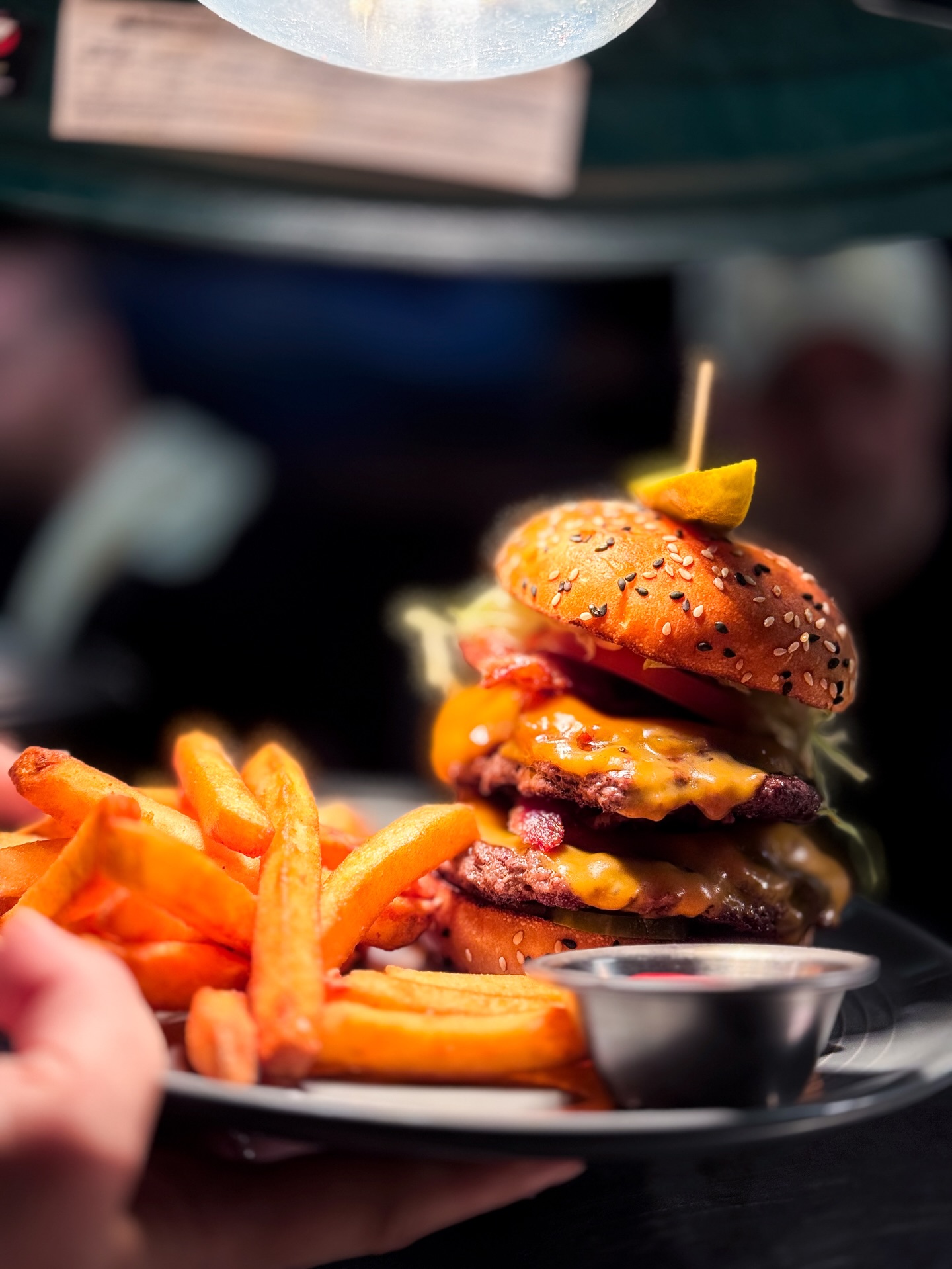 Warning…One bite and suddenly you’re staying for another round 🤷🏻♂️ Have you tried our famous Saxe Burger? 🤤
Order our Mini Saxe Burger & any local draft today for $23!
.
.
.
#yyj #yyjfoodie #yyjeats #yyjeatshere #localyyj