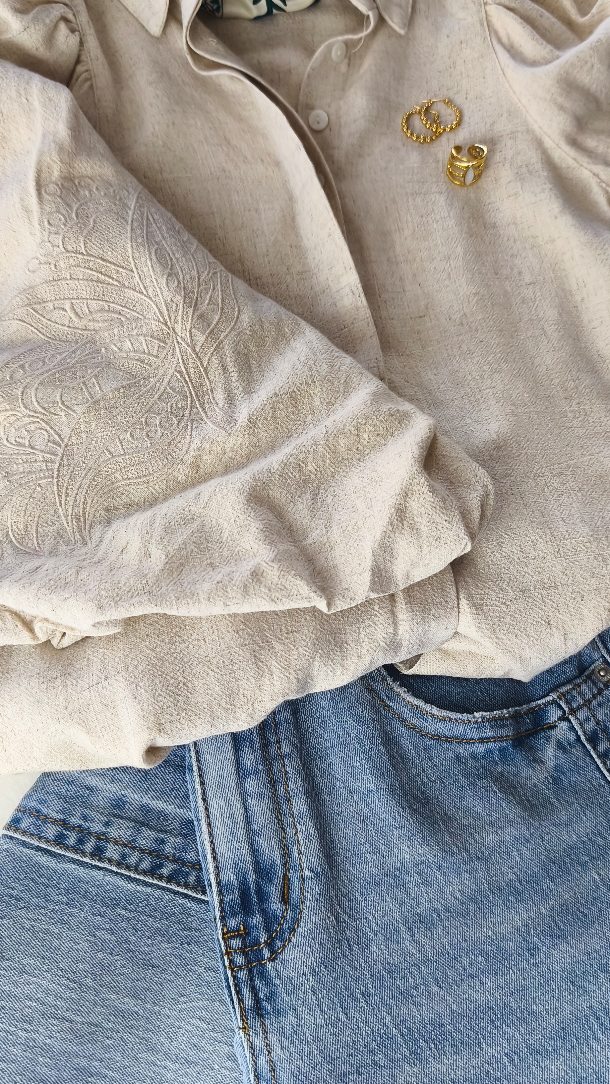 🤍 La blouse ALIX...
Du lin léger, respirant, parfait pour les beaux jours.
Des broderies délicates qui font toute la différence d'un look ⭐
Une coupe facile à porter, à rentrer dans un jean ou à laisser fluide sur un short.
Simple.... Mais jamais basique.
Disponible dès maintenant sur l'eshop et au showroom sur rendez-vous 🌿
.
.
💭 Tu la porterais plus habillé ou version casual ?
.
.
.
#blouseenlin #linfemme #lookdujour #modeinclusive #pretaporterfemme