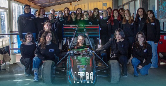 Hayalleri gerçeğe dönüştüren, sınırları zorlayan ve yeni yollar açan tüm kadınlara…
Mühendislikte, üretimde ve pistte iz bırakan kadınların gücünü kutluyoruz. 🏁💜
Takım olarak, dünyadaki birçok Formula Student takımına kıyasla daha yüksek kadın üye oranına sahip olmaktan gurur duyuyoruz.
#8martdünyakadınlargünü kutlu olsun!
@itu1773 @ituprojetakimlari #ituracing #formulastudent #racing