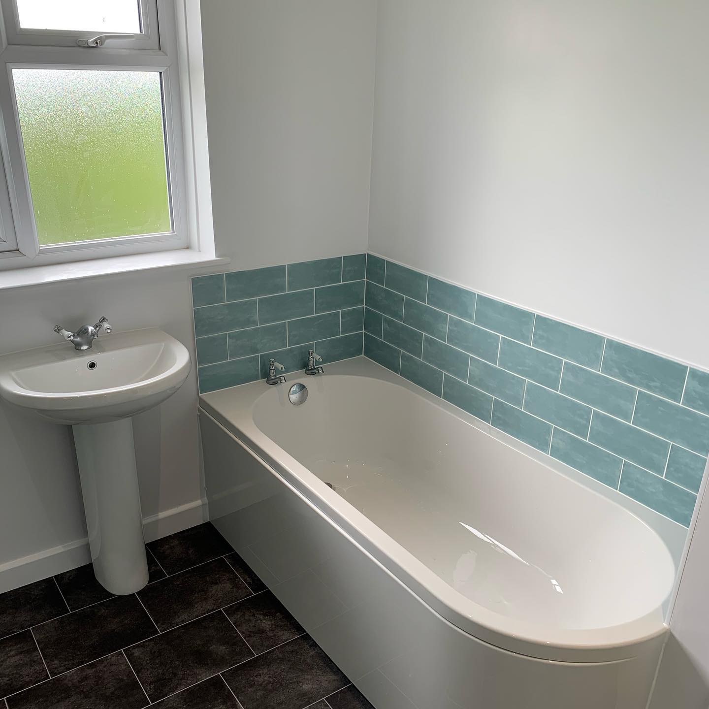 Another bathroom completed 🙌🏻
.
.
.
.
#bathroomdesign #bathroom #bathroomremodel #plumbinglife #plumbing #plumbinglife👷 #plumbing101 #plumbingbristol #plumbinginstallations