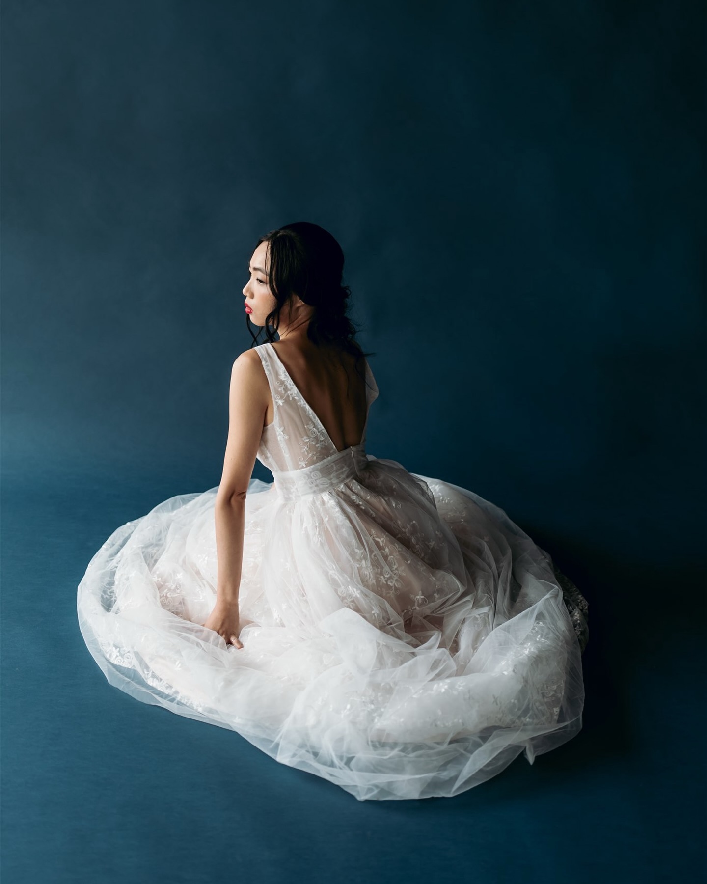 Long overdue post of my time working with @jiaqi_c
MUA: @bjoyartistry_
portland wedding photographer • bridal photos • studio bridals • oregon brides • styled shoot pdx • editorial wedding