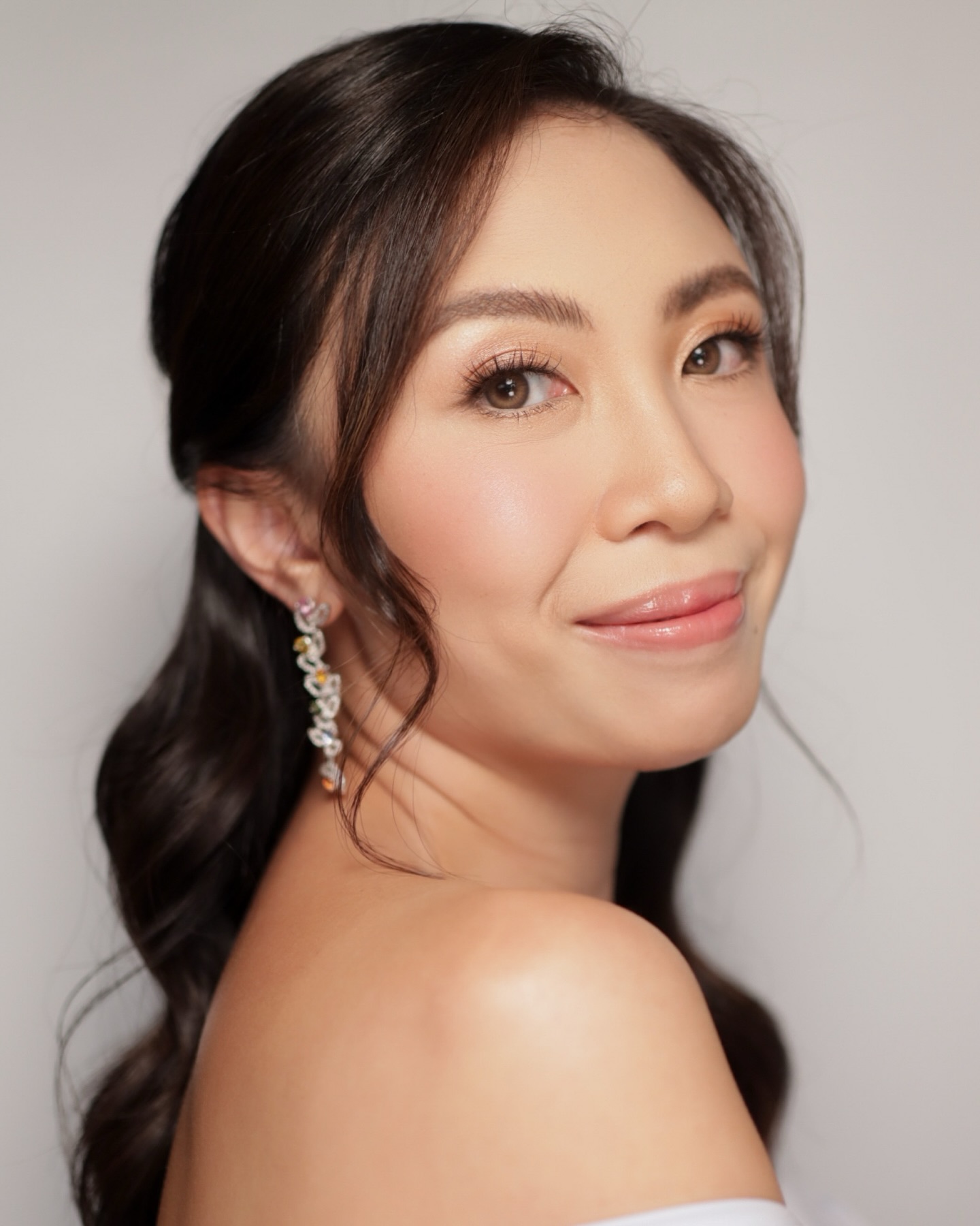 Natural and Soft on Gillian 🏹
Makeup @ennahtrinidad
Hair @albertmuyohair
#makeupbyennahtrinidad
#byennahtrinidad
#ennahtrinidadmakeupartistry
www.ennahtrinidad.com
byennahtrinidad@gmail.com
@ennahtrinidad
fb: ennahtrinidadmakeupartistry