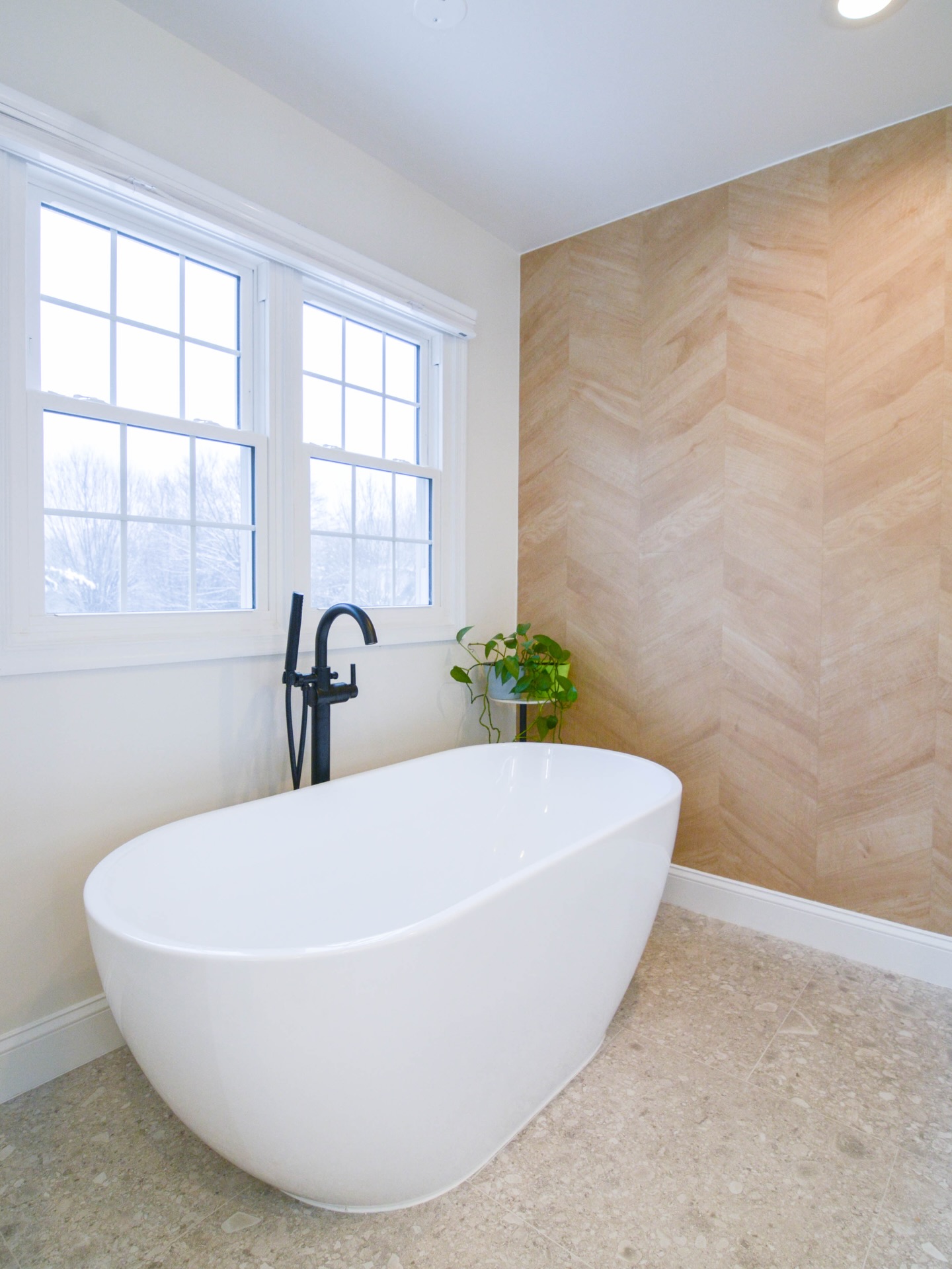 When your repeat clients already have great taste but need a little guidance!
Loved working with this family again, and happy to have been a part of the process of this beautiful spa-like bathroom transformation.
Swipe to see the before photos 😱
#primarybathroomdesign #primarybathroomremodel #bathroomremodels #chevrontiles #spabathrooms