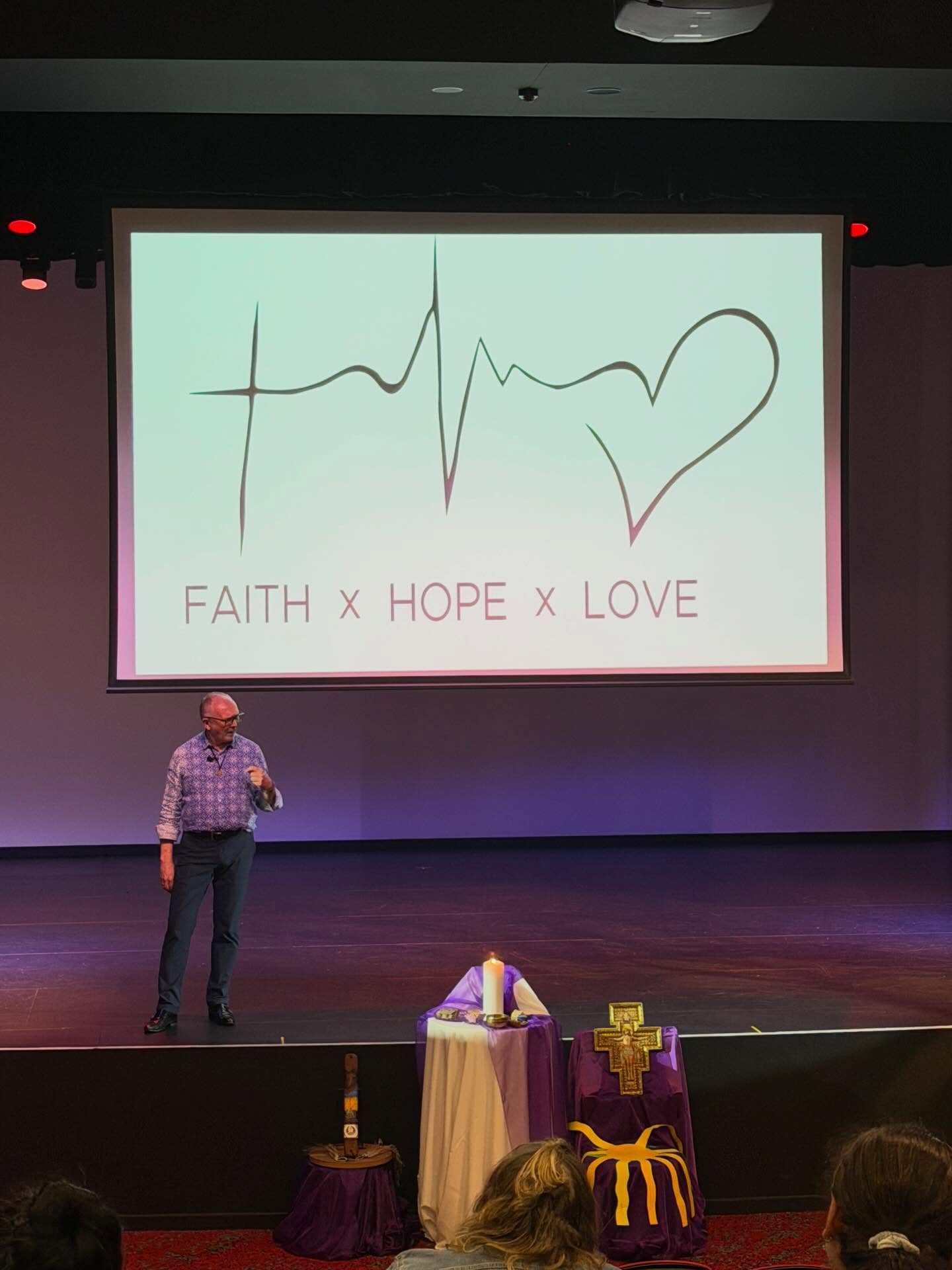 On Friday, the four parish primary schools came together at Thomas Carr College for a shared professional learning day with Br David Hall. The day focused on deepening our understanding of our roles within a Catholic primary school and reflecting on how we are called to serve others through our work. The day was an incredibly valuable opportunity for staff across our parish schools to gather, learn together, and strengthen our shared commitment to supporting our children and families within a faith-filled community ๐โ๏ธ๐