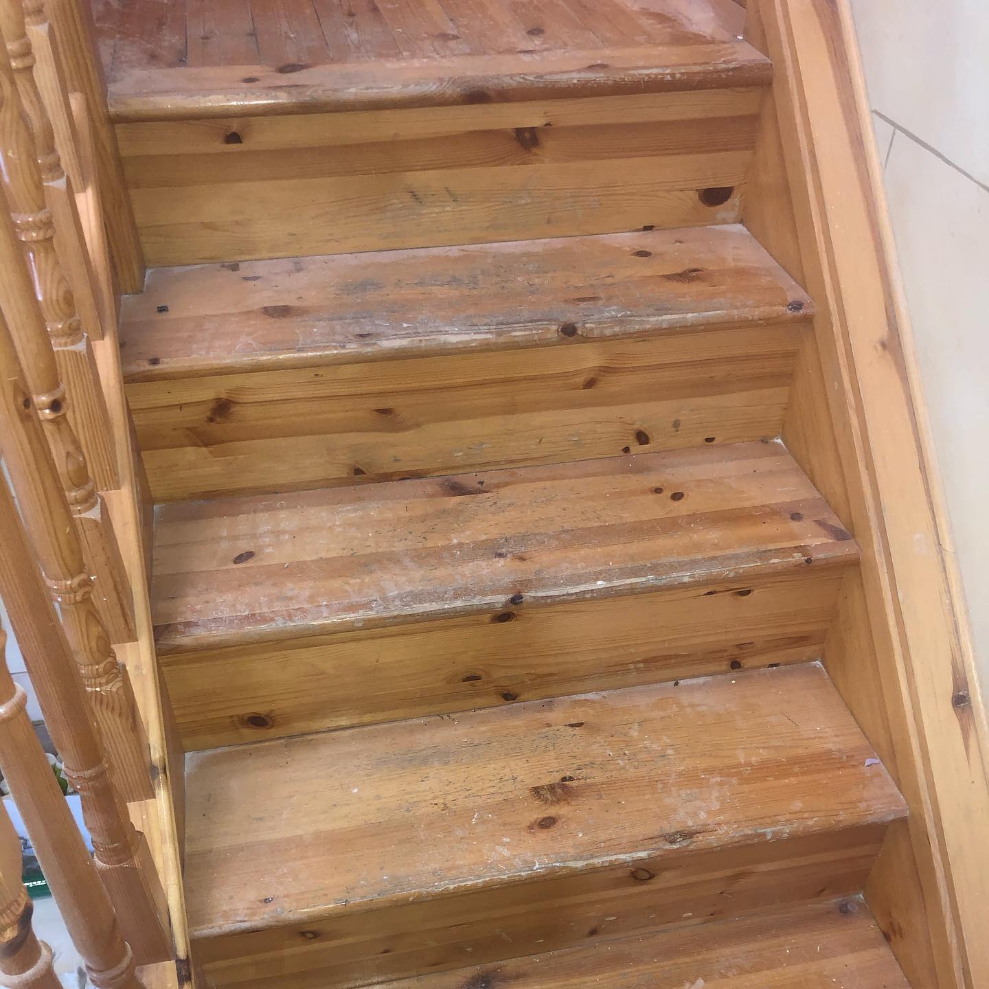 Badly needed TLC on these staircase steps. The new @festool making life a lot easier! #moranpainting #moranpaintinganddecorating #painter #staircase #festoolireland