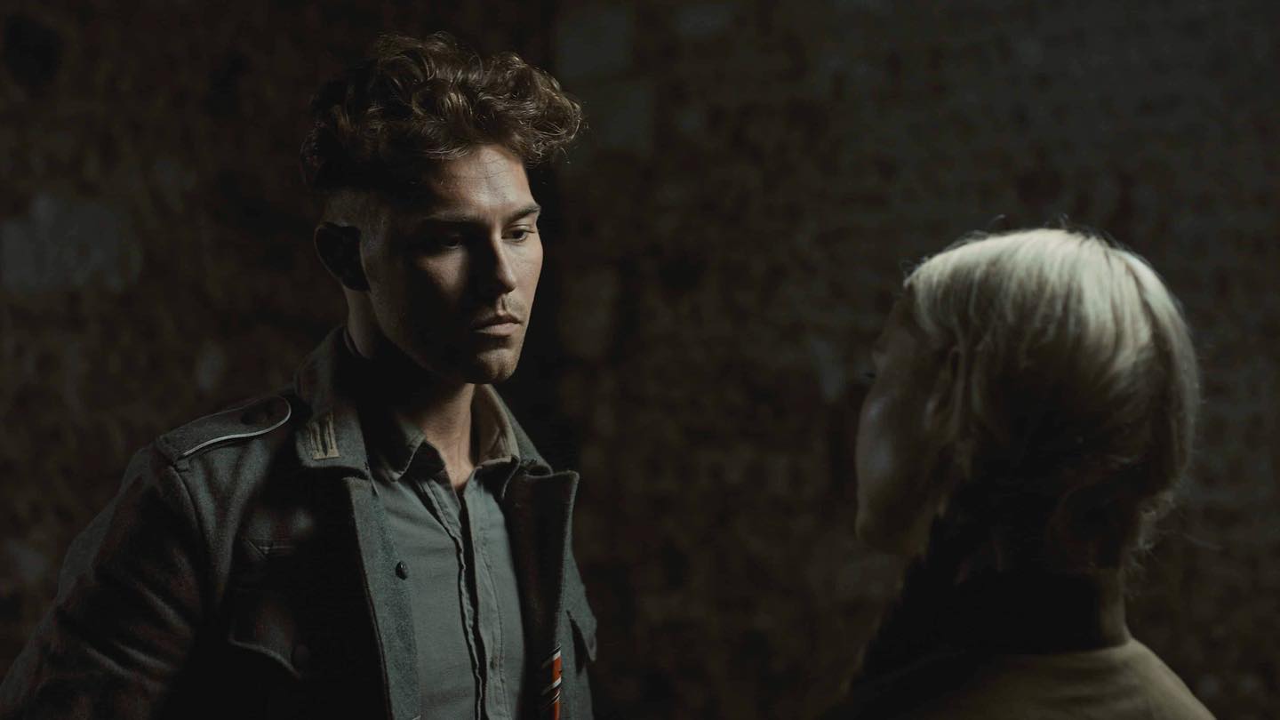 No Valentine tonight, but LUCKILY, I get cast as the fuckboy, boyfriend, husband, or lech in every other shoot I do! Mum is so proud! Here’s a selection of just SOME of the chicas I’ve shared the screen or shot with thus far. Ladies, our fake love was fickle, but goddamn does it pay the bills. Ft. @laurajeanmarsh @melodiekarczewski @_lucynic Joanna (?) @simplymeyassiv @yoga_ballroomgirl @?? @idontrememberallthenames @chloe_alishia #thankyounext #actor #screenromance #lielaughlove