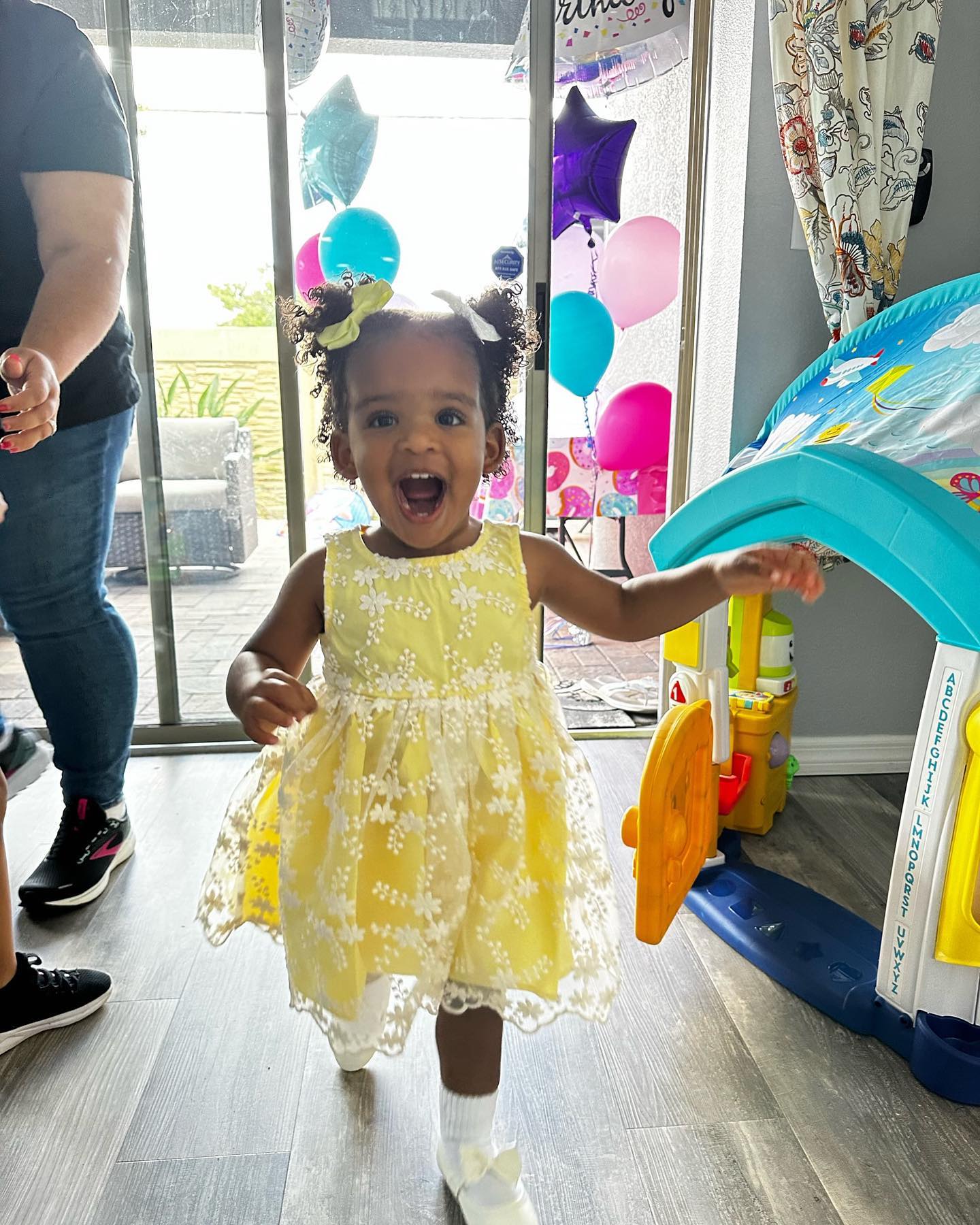 Auntie baby turned 2 yesterday and there was plenty sugar, laughter and fun to go around 🤩🥳. And a fun time was had by all!!!
.
It feels like the time is going so fast. Happy Birthday baby girl! I pray you never lose your inquisitive mind, and boldness. God guide & protect you always. #auntiebaby #ilovebeinganauntie #auntielove #weekendvibes #familyiseverything #familyislove