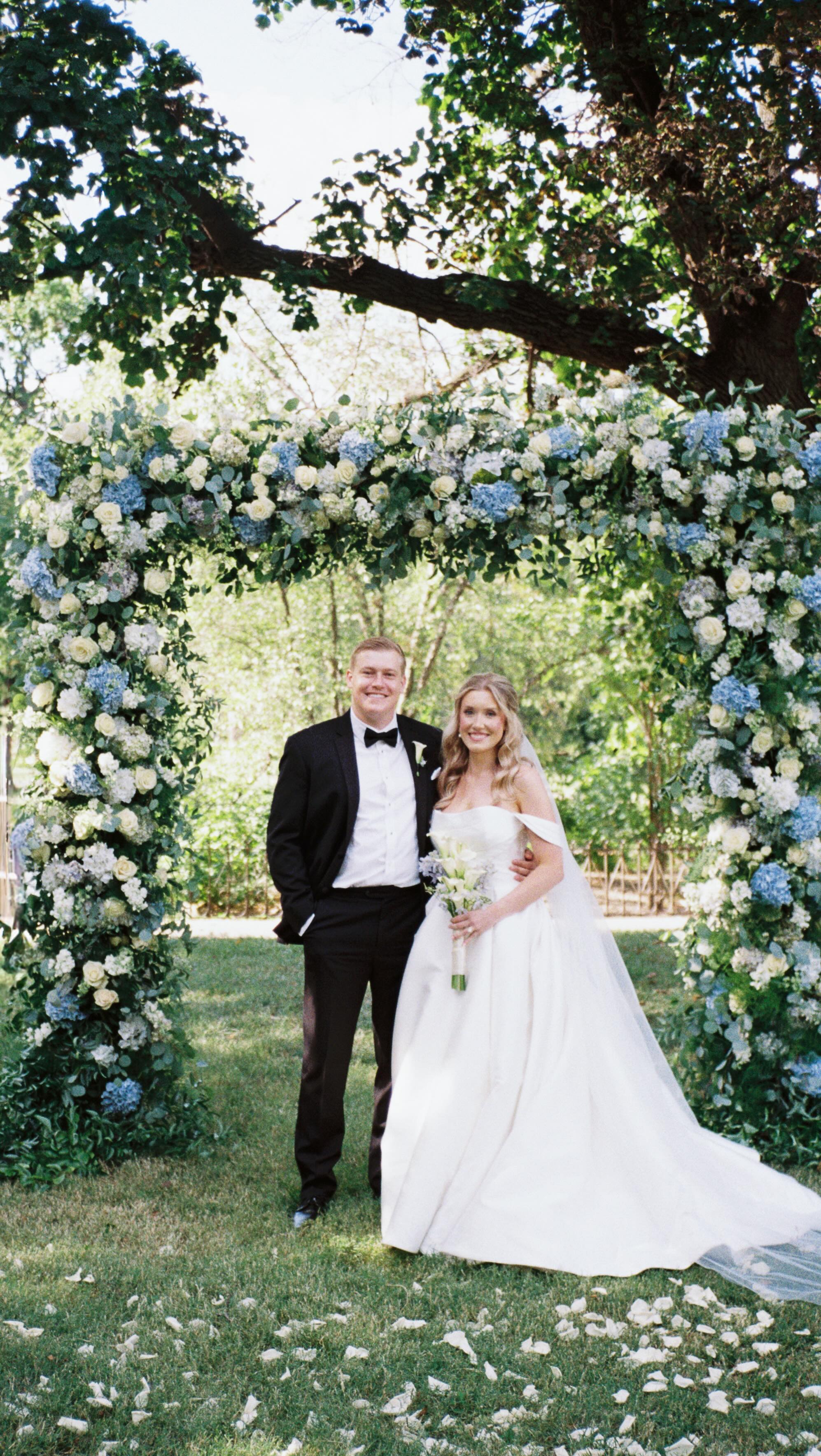 Oh how we are longing for sunny and 75 weddings again!☀️ Erin + Logan’s wedding ceremony at Lafayette Park in St. Louis was nothing short of perfection. The weather was beautiful, the sun was shining, & the swans were showing out for us..🦢✨ The blue & white florals by @bellifioristl stole the show, adding the perfect touches to the natural backdrop of the pond & park. We would relive this day a thousand times if we could!
•
•
Wedding Planning & Creative Direction: @hawthornecreativeco_
Content Creation: @hawthornecreativeco_
Photographer: @alyssareinephoto
Videographer: @weddingsby.sarah | @henthorn_media
Florist: @bellifioristl
Ceremony Venue: Lafayette Park
Ceremony Rentals: @allseasonslinen
Ceremony Musicians: @beausonstrings
Reception Venue: @marriottstlouis
Bride’s Makeup: @bam.mua.llc
Hair + Makeup Artist: @looksbylisastl
Transportation: @jed_limousine
Officiant: @lifescelebrations | Cris Hanna
Bride’s Gown: @mimisbridaltandc
Bride’s Party Attire: @azaziebridal
Groom’s Party Attire: @josabank
•
•
Blue and white wedding, blue and white wedding florals, St. Louis weddings, outdoor weddings, summer weddings, St. Louis wedding planner and designer, St. Louis wedding coordinator