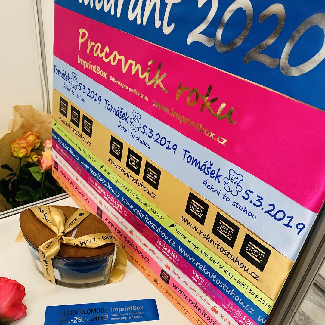 Přijďte se inspirovat na Výstaviště Flora v Olomouci. 👍 Rádi Vám službu *Řekni to stuhou* představíme osobně 🤝 #veletrh #floraolomouc #reknitostuhou #stuhy #vystava