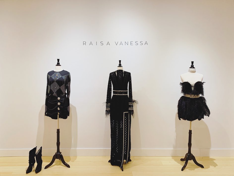 #popupshop #popupstore #newyork #soHo #customstore #customdesign #customdisplay #displaydesign #windowdisplay furniturerentals #mkdisplays #raisavanessa