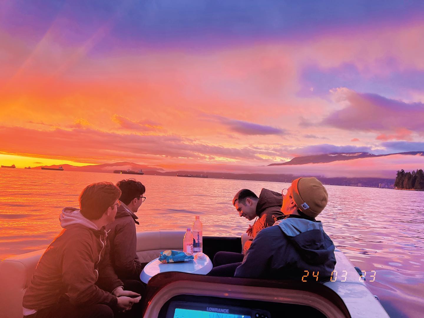 How was your weekends?
#vancouverbc #vancouversunset #boatrental #vancouverboatrentals #vancouvervotes #vancouverisawesome #falsecreek #kistlanobeach #sunsetbeach #pontoonboat