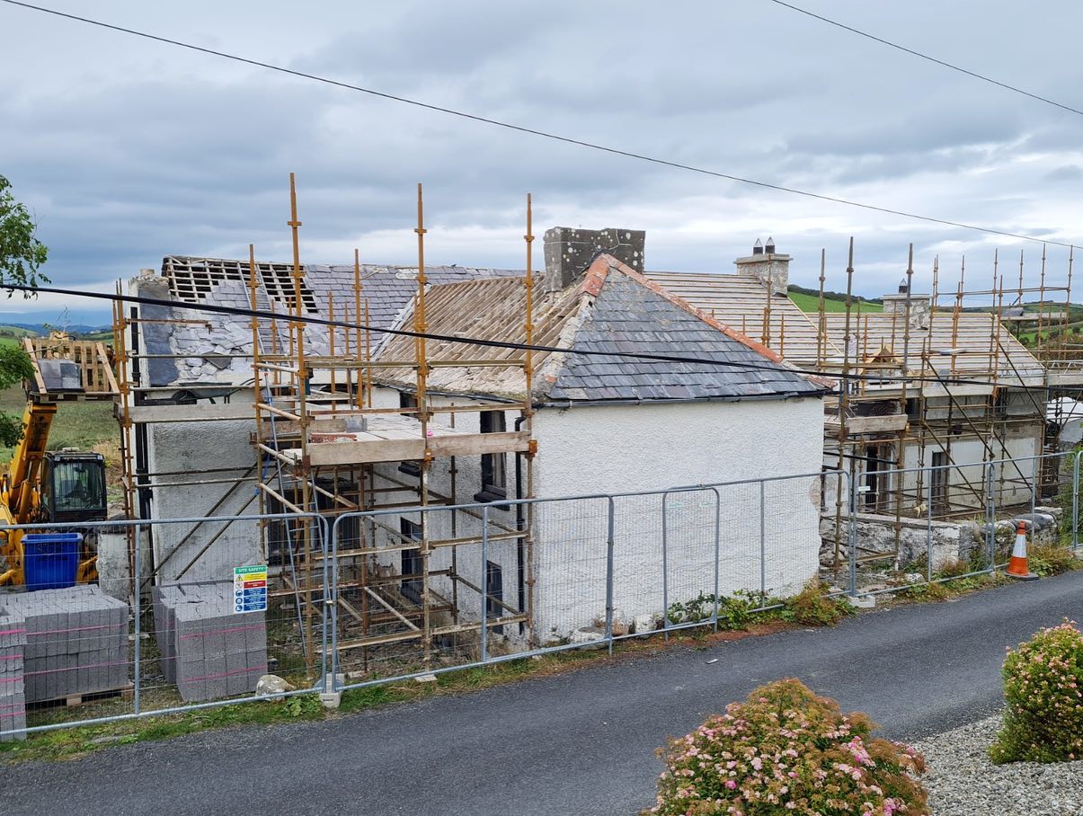 The complete refurb and restoration of Rossnowlagh’s Hill House has commenced. It’s one of the few historic buildings in Rossnowlagh, an edifice that’s on The National Inventory of Architectural Heritage.
It’s new owners, experienced in restoration, are sure to give the heritage property the attention and love it deserves. Previous owners had the foresight to repair as they could and maintain the property, but the overall works now are timely and very much welcomed.
This most definitely qualifies as a “labour of love”!
@ulster_ahs
#conservation
#historicbuilding
#restoration
#wildatlanticway