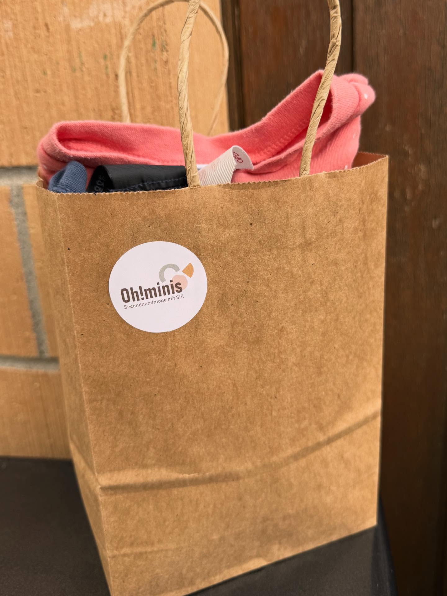 Frühlings- & Sommeroutfits für deine Kinder 🌸☀️
Wir stellen passende Outfits zusammen
und senden sie dir bequem nach Hause.
👉🏼DM uns Budget, Grösse & Stil ✨
Kein Rückgaberecht.
#secondhand #kinderkleider