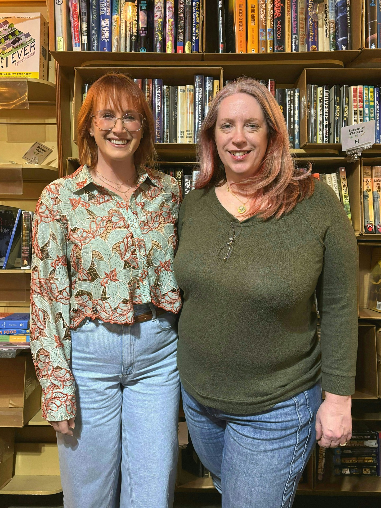 If you loved Make it Sweet and are living in your hockey era - @kandisteiner has a brand new story out today, Right Your Wrongs. 🏒