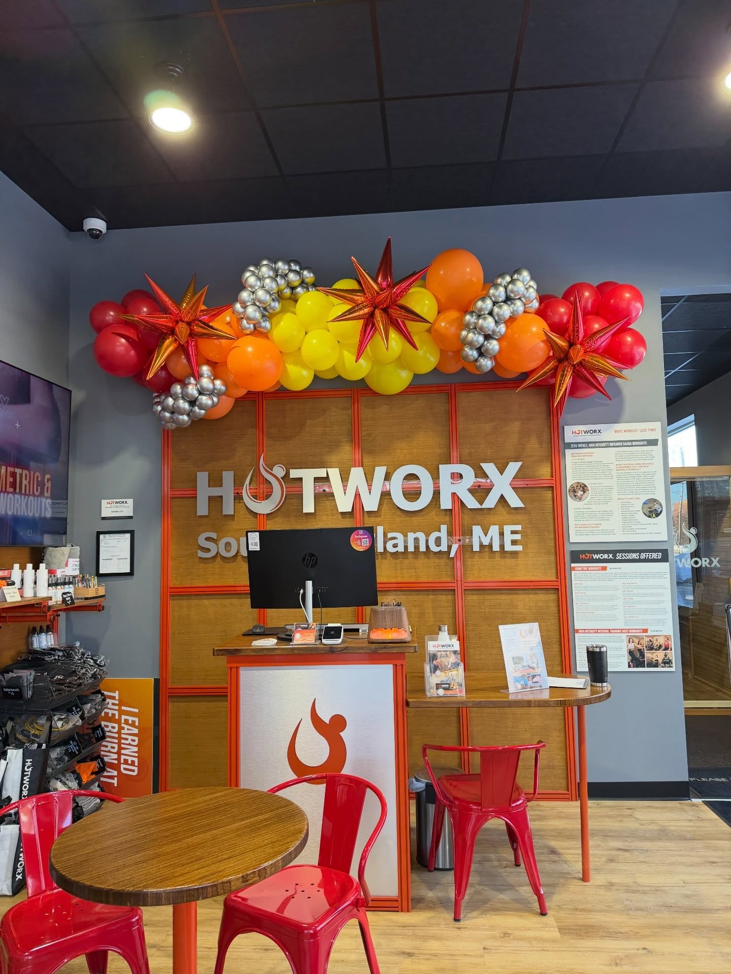 A fire🔥garland for @hotworxsouthportlandsopo