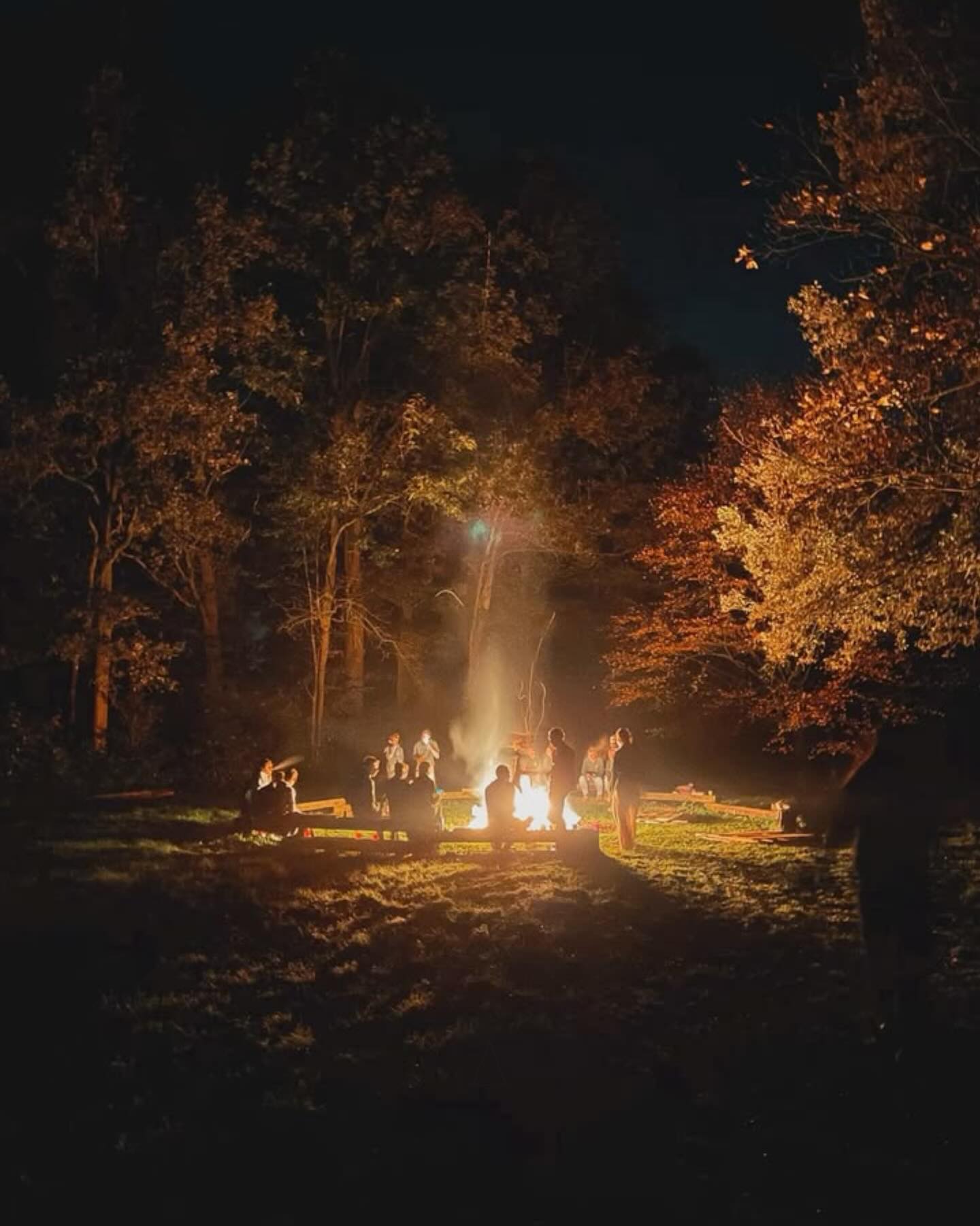 𝙔𝙤𝙪 𝙘𝙖𝙣 𝙝𝙖𝙫𝙚 𝘼𝙉𝙔𝙏𝙃𝙄𝙉𝙂, 𝙗𝙪𝙩 𝙮𝙤𝙪 𝙘𝙖𝙣’𝙩 𝙝𝙖𝙫𝙚 𝙀𝙑𝙀𝙍𝙔𝙏𝙃𝙄𝙉𝙂.
I stole this line from my big sister and it just hits. Or, as the kids would say… it slaps.
Choose what matters. Let go of the rest ↟