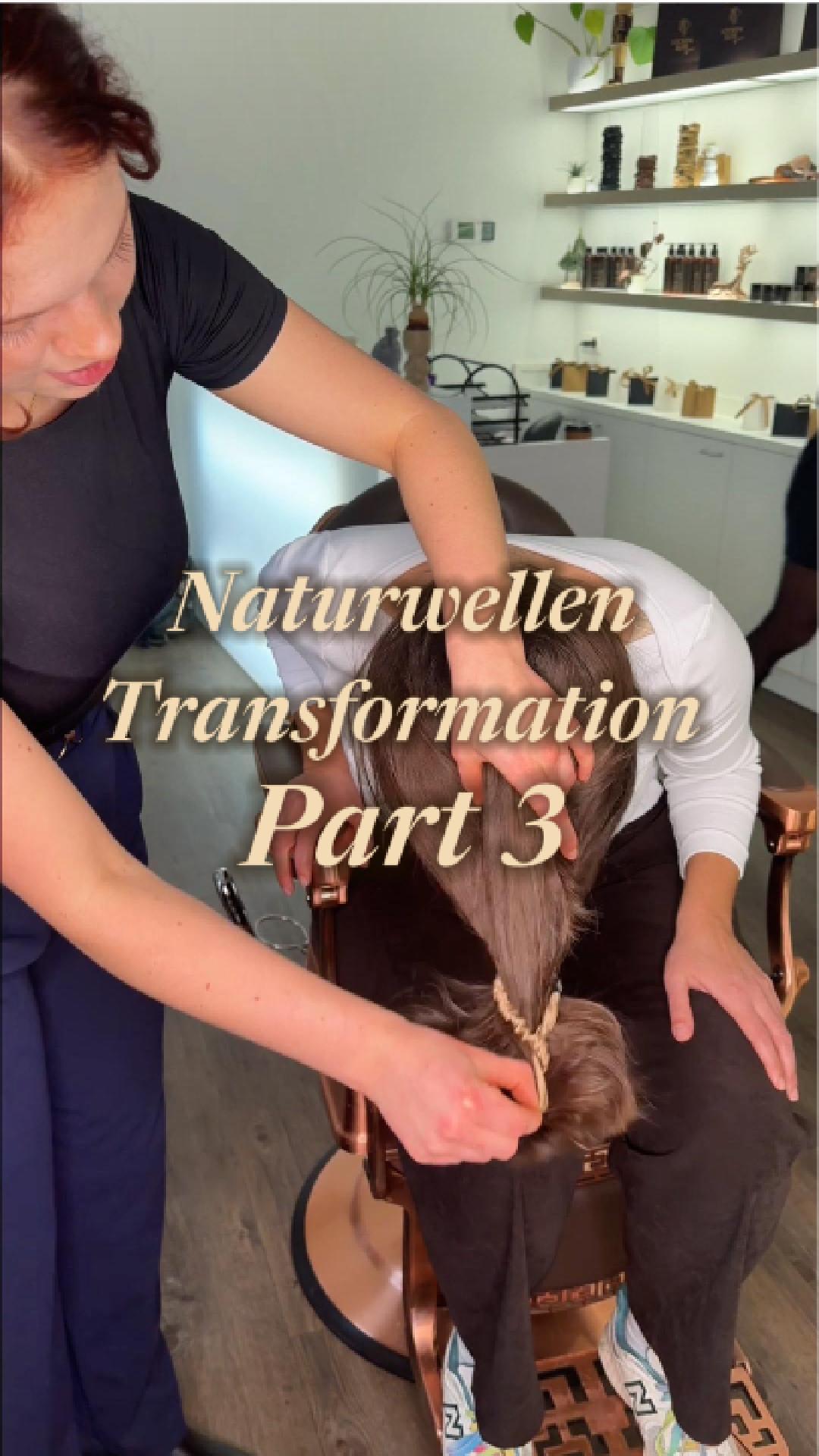 Part 3 | Unsere handgemachten Seidenhaarbänder findest du auf lockenelite.at in 3 unterschiedlichen Farben 😍
Die Seidenhaarbänder sorgen dafür:
🔸 dass du keinen starken Zug auf der Kopfhaut spürst
🔸 dass kein Knick in den Haaren entsteht
🔸 deine Locken und Wellen über Nacht ihre Struktur behalten
#naturfriseur #lockenelite #lockenfriseur #vegan #locken #wien #hairstyling