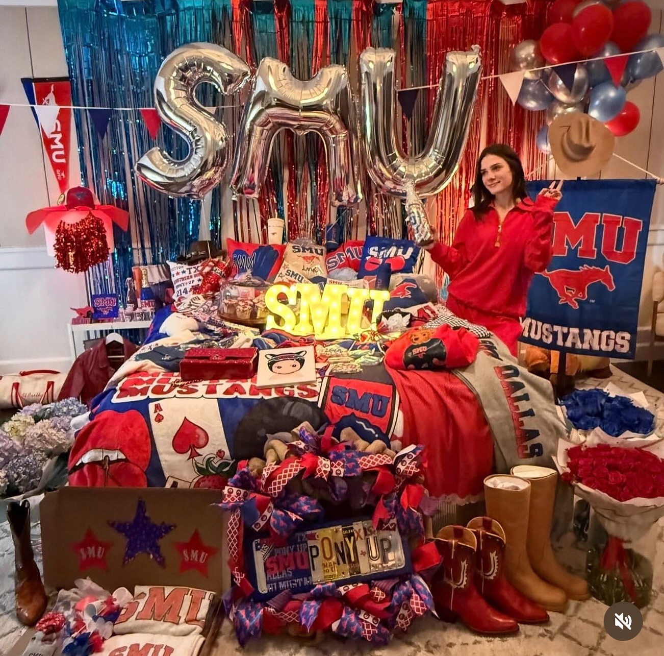 Congrats leah_burdeen !!!! Amazing bed party!! Get ready for the best 4!!! 💙❤️💙❤️