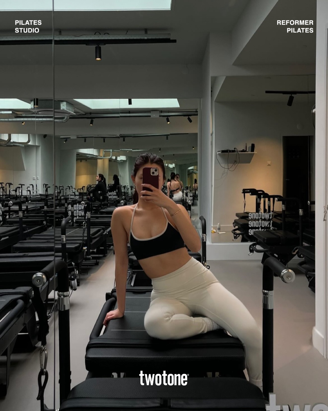The energy in the studio this week, lovely 🌸. There’s something powerful about committing together. Strong(er) in Spring is officially underway and we’re just getting started.
Who’s joining us? Tag your pilates partner
#twotone #twotonepilates #pilatesamsterdam