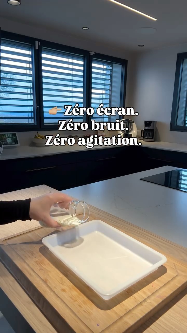 Regarde bien… la couleur ne reste jamais enfermée.
Une activité sensorielle zéro écran, parfaite pour capter l’attention, stimuler la curiosité et ramener du calme à la maison.
👉 Du coton
👉 Du colorant alimentaire
👉 Du lait
Simple. Visuel. Fascinant pour les enfants.
Je suis Marion, maman et fondatrice de Child & Home.
Ici, je partage chaque semaine des idées créatives, sensorielles et éducatives, faciles à mettre en place à la maison, loin des écrans.
💬 Tu veux la recette exacte ? Commente PEINTURE 🎨
🔔 Abonne-toi pour plus d’activités zéro écran.
#activiteenfant #zerocran #activitesensorielle #parentalitepositive #ideeenfant