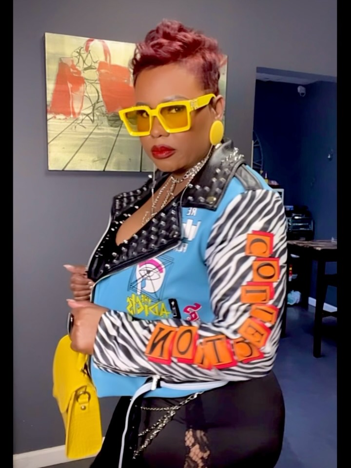 I think, eat and sleep GLAM! It is increasingly one of my favorite pastimes. I feel that’s why I’m so connected to my industry and why my passion for it never dries out. I can create and recreate. ⚔️🎨🖌️And yes…the chips DO fall where they may.🫣
In my 8th year this year as a business owner, I raise a toast to New Beginnings 🥂
Beat💄 by MUA @ciarafaces